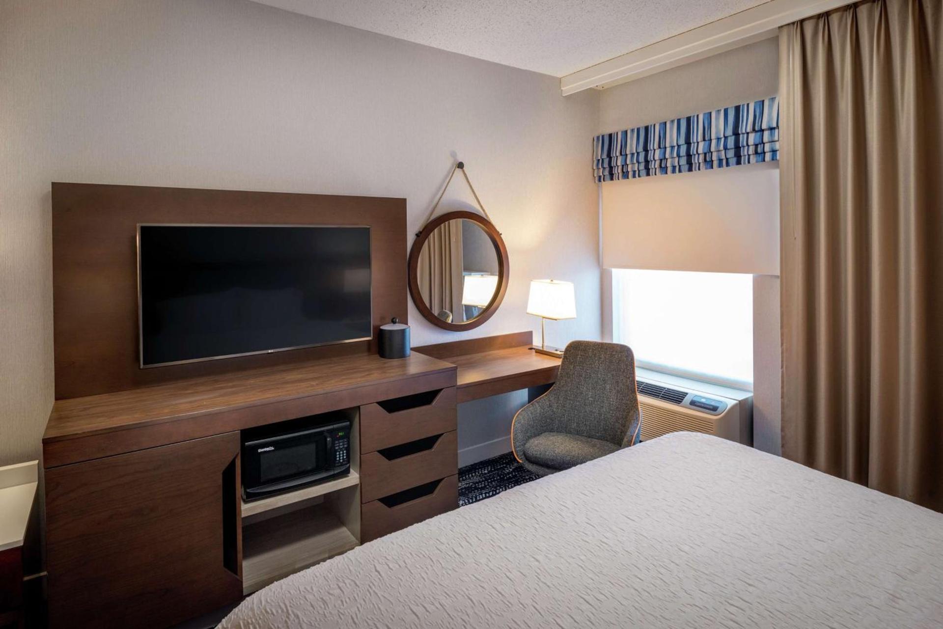 Hampton Inn Long Island/Commack photo 24