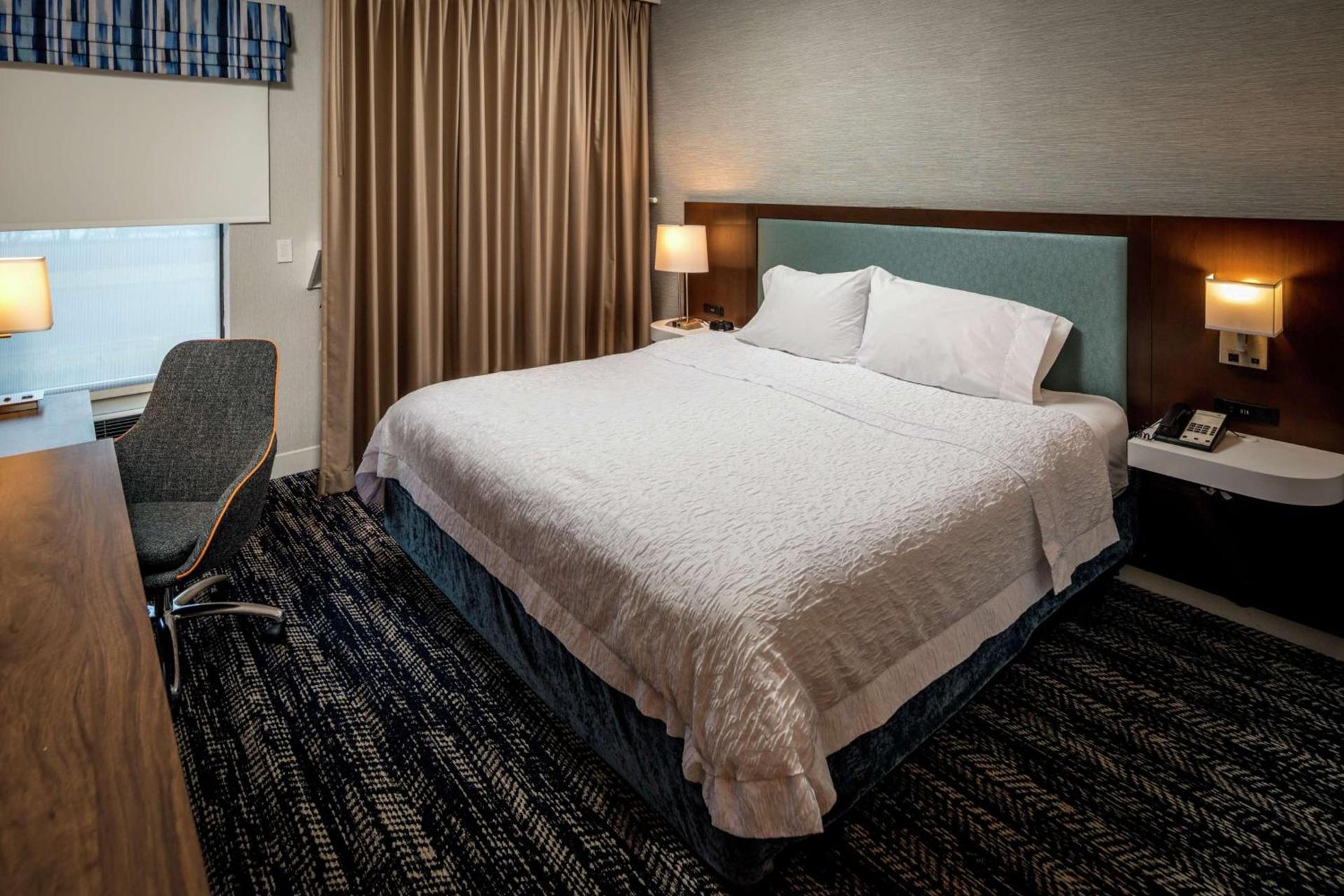 Hampton Inn Long Island/Commack photo 25