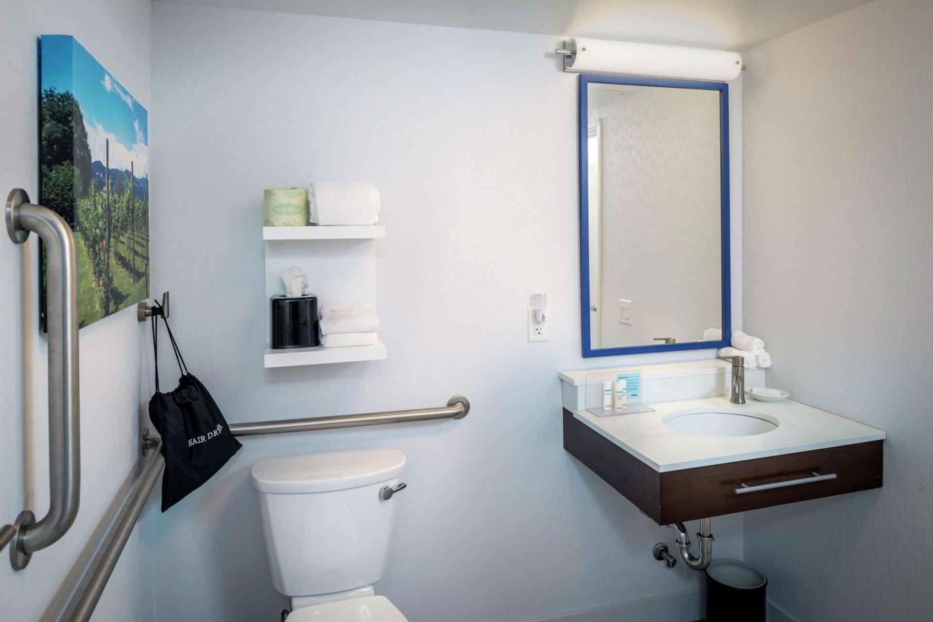Hampton Inn Long Island/Commack photo 29