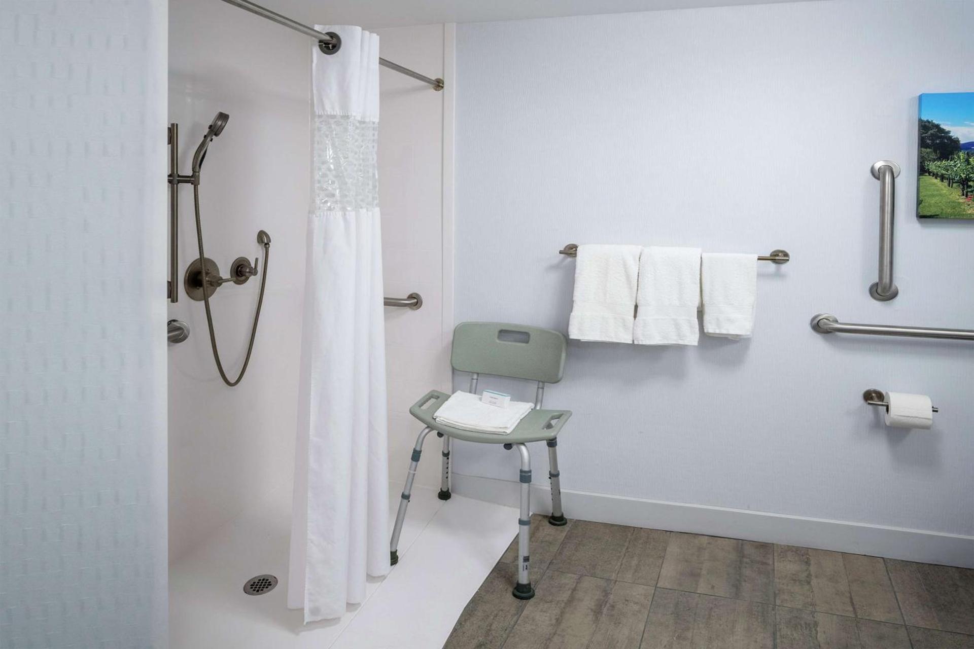 Hampton Inn Long Island/Commack photo 30