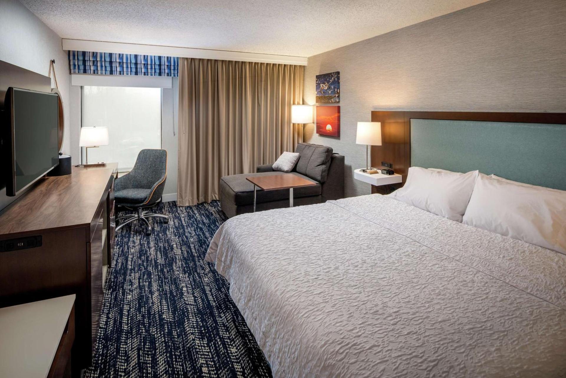 Hampton Inn Long Island/Commack photo 33