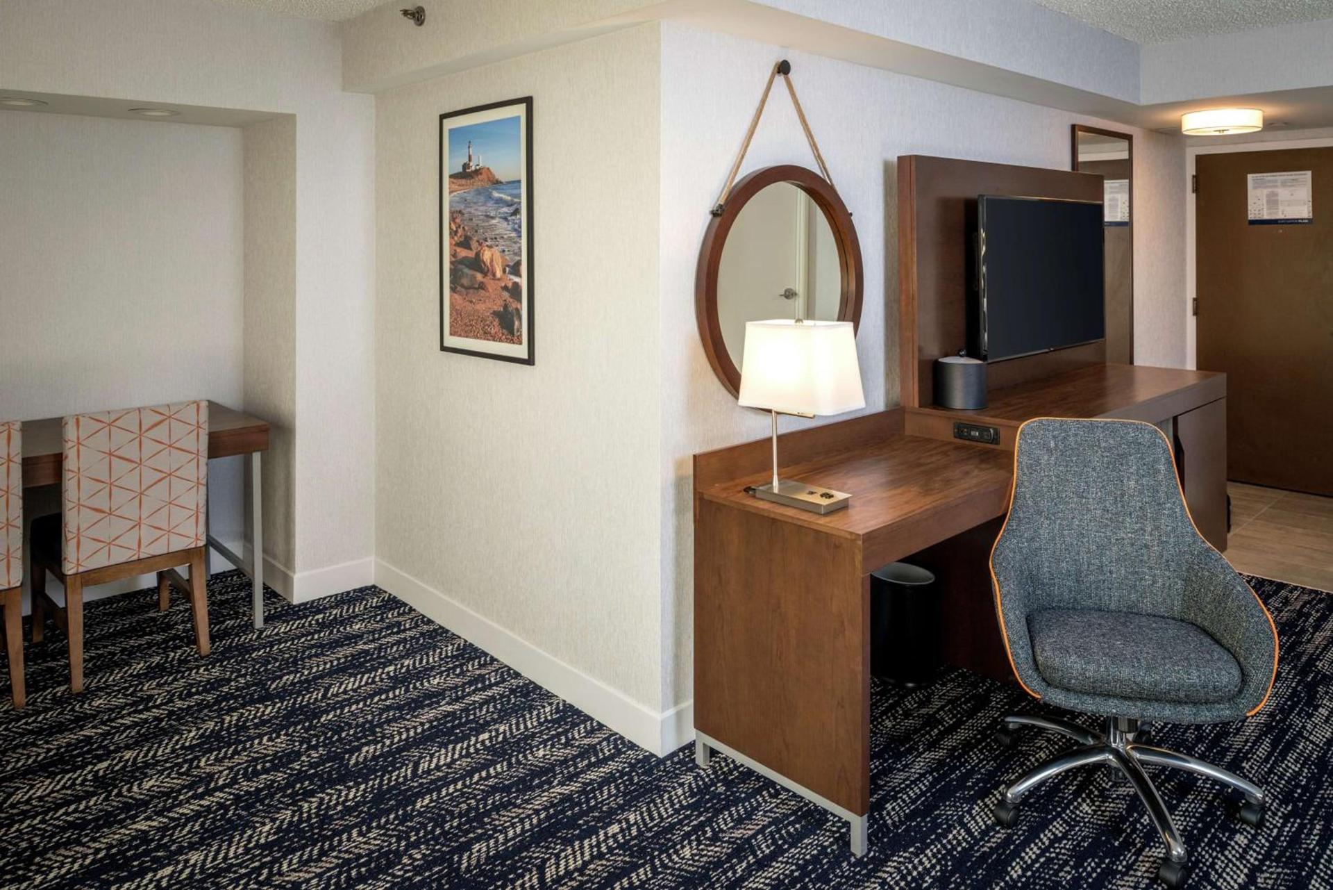 Hampton Inn Long Island/Commack photo 34