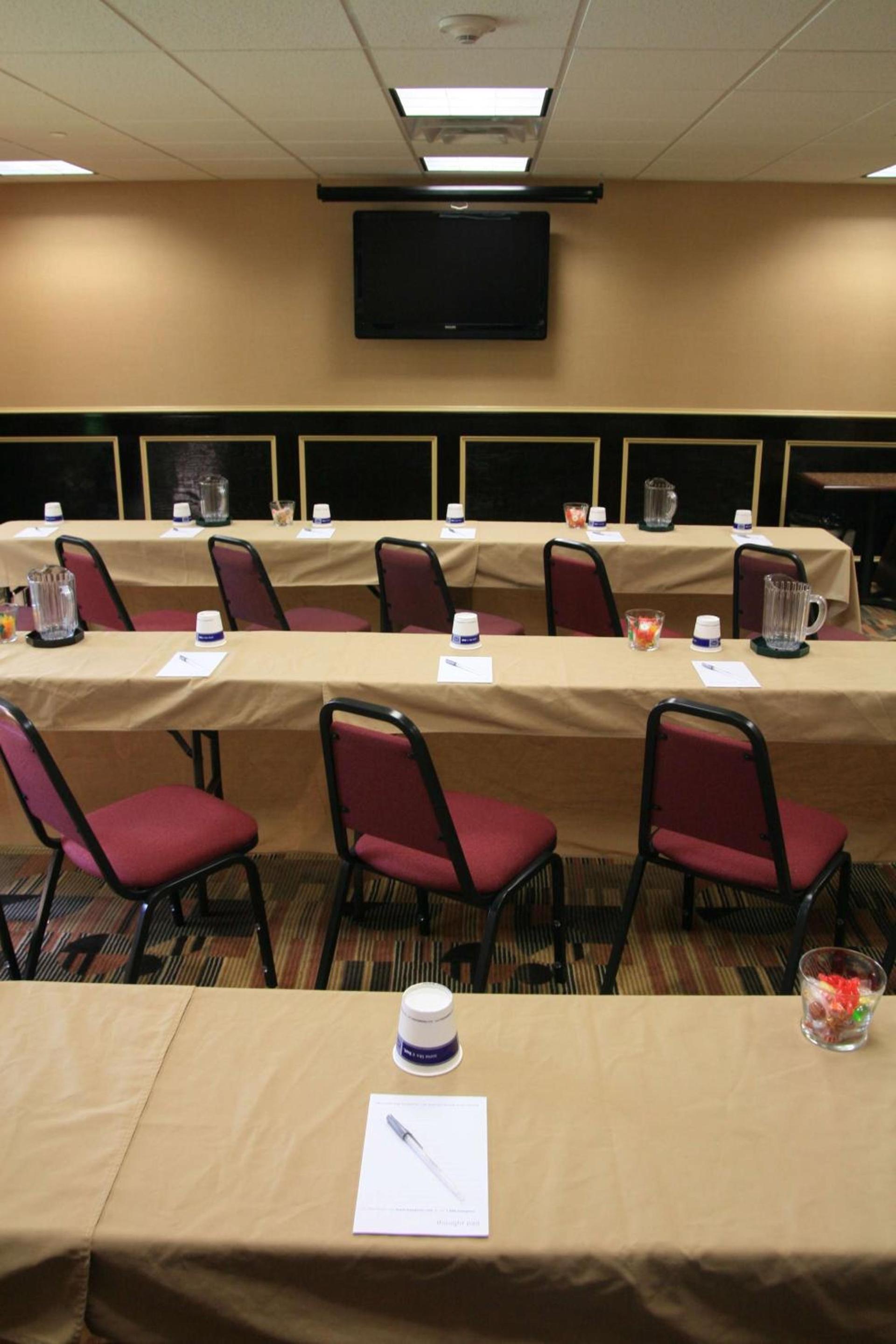 Hampton Inn Long Island/Commack photo 38