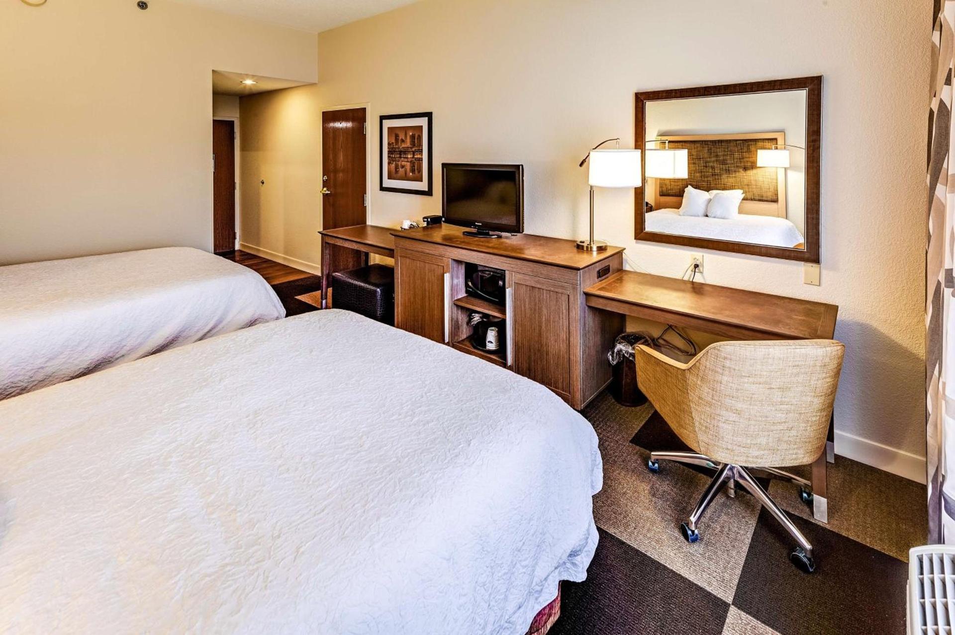 Hampton Inn Columbus I-70E/Hamilton Road photo 67