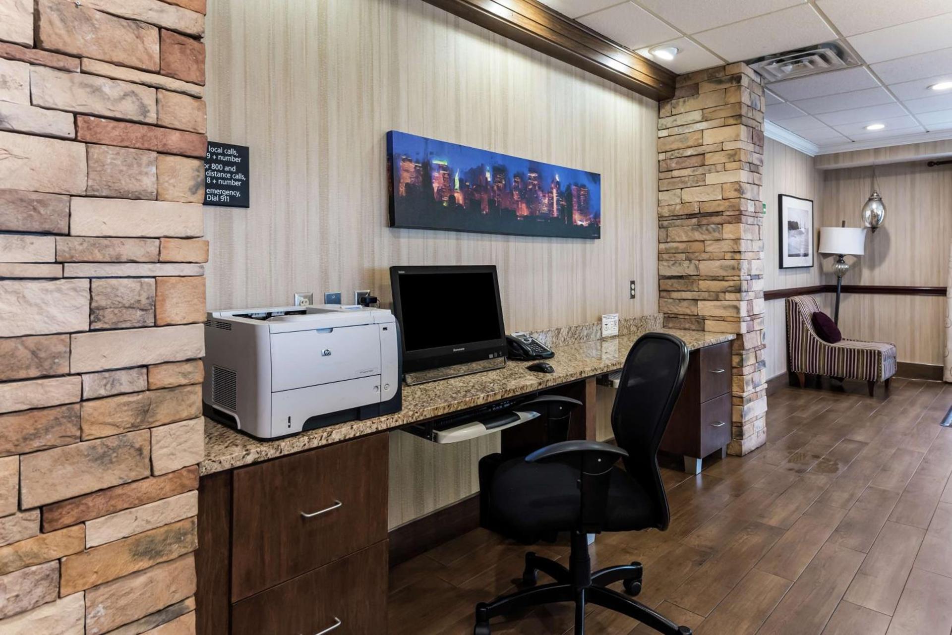 Hampton Inn Columbus I-70E/Hamilton Road photo 80