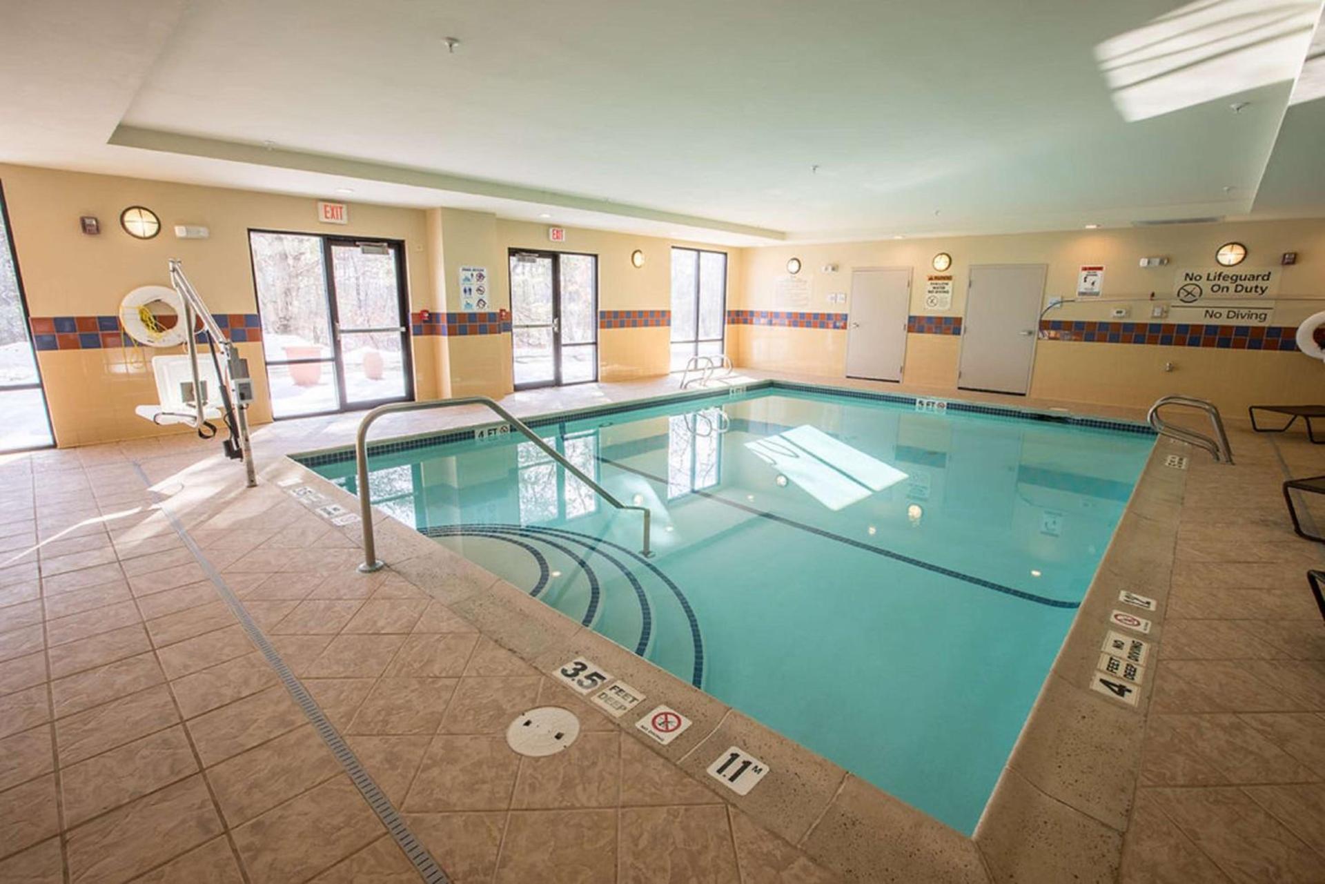 Hampton Inn & Suites Tilton photo 15