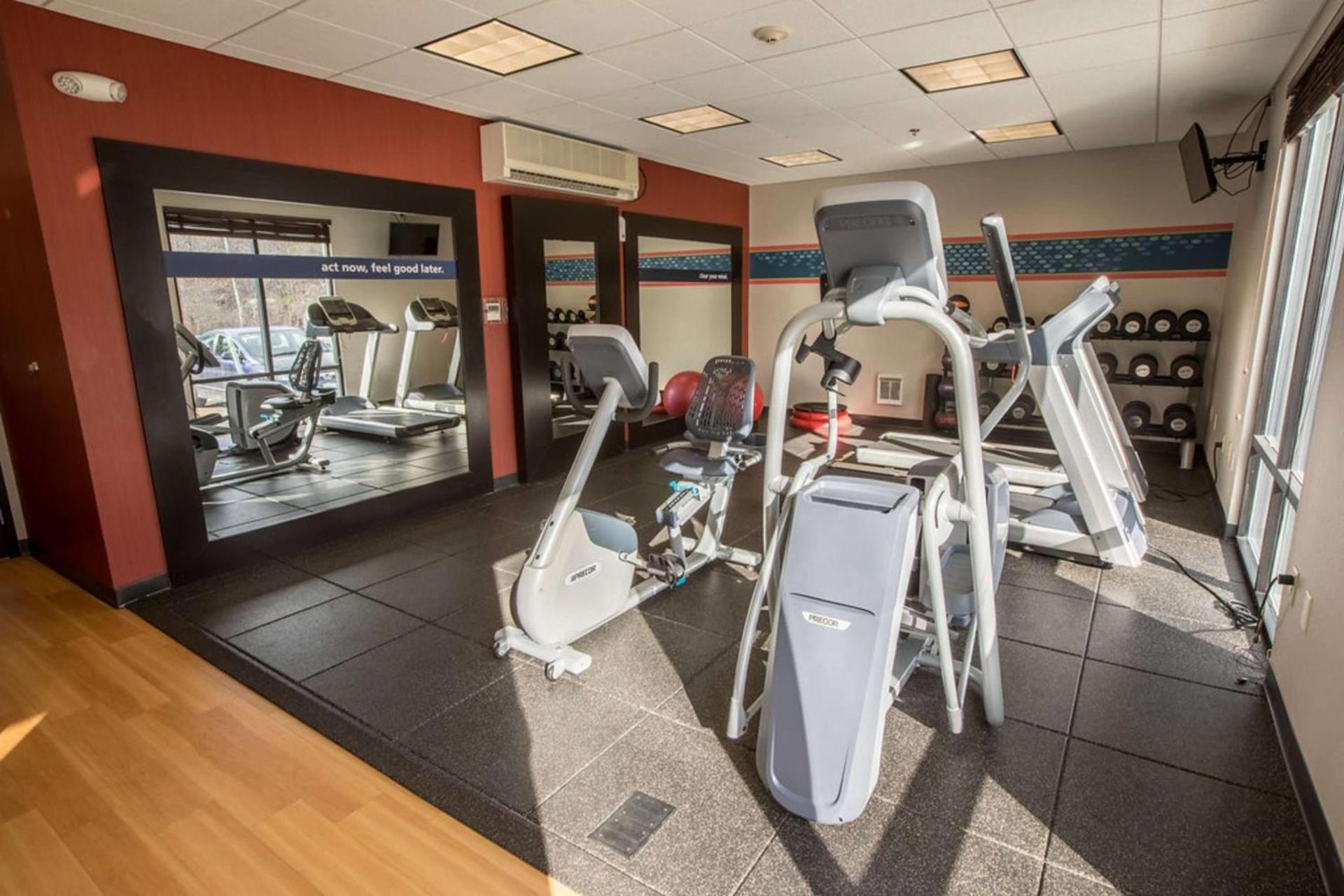Hampton Inn & Suites Tilton photo 17