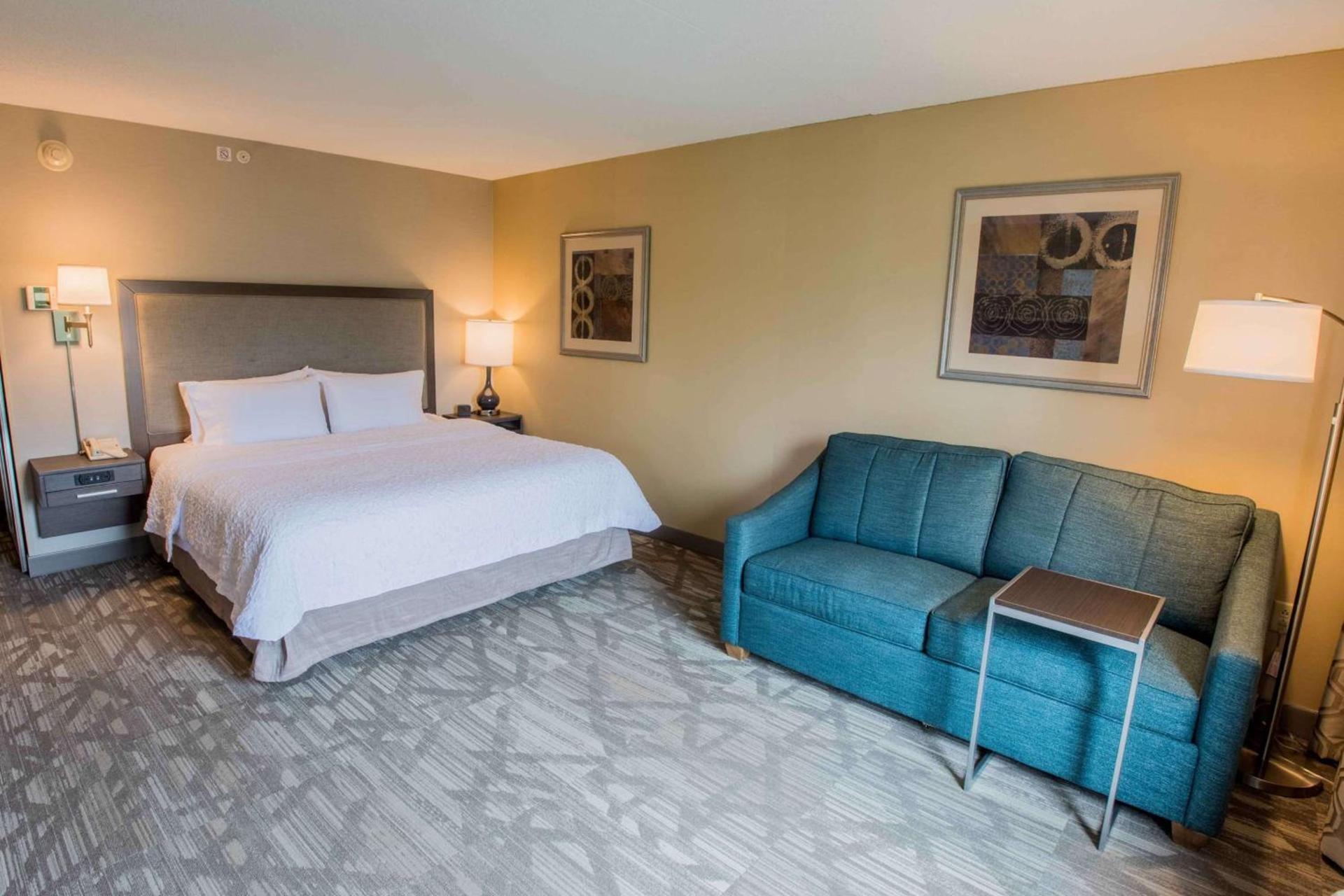Hampton Inn & Suites Tilton photo 24