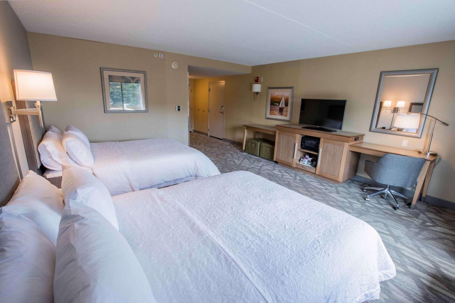 Hampton Inn & Suites Tilton photo 31