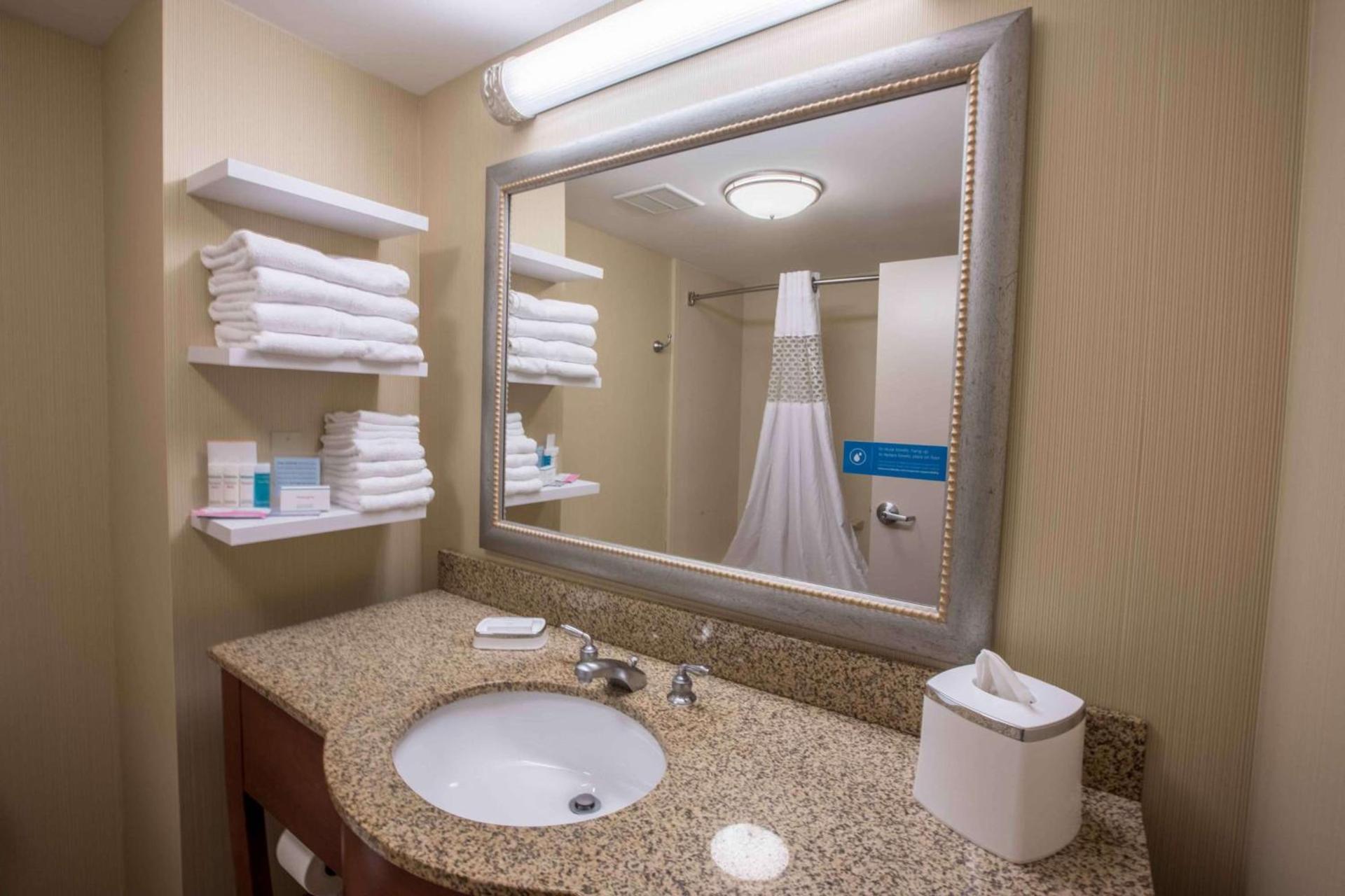 Hampton Inn & Suites Tilton photo 30