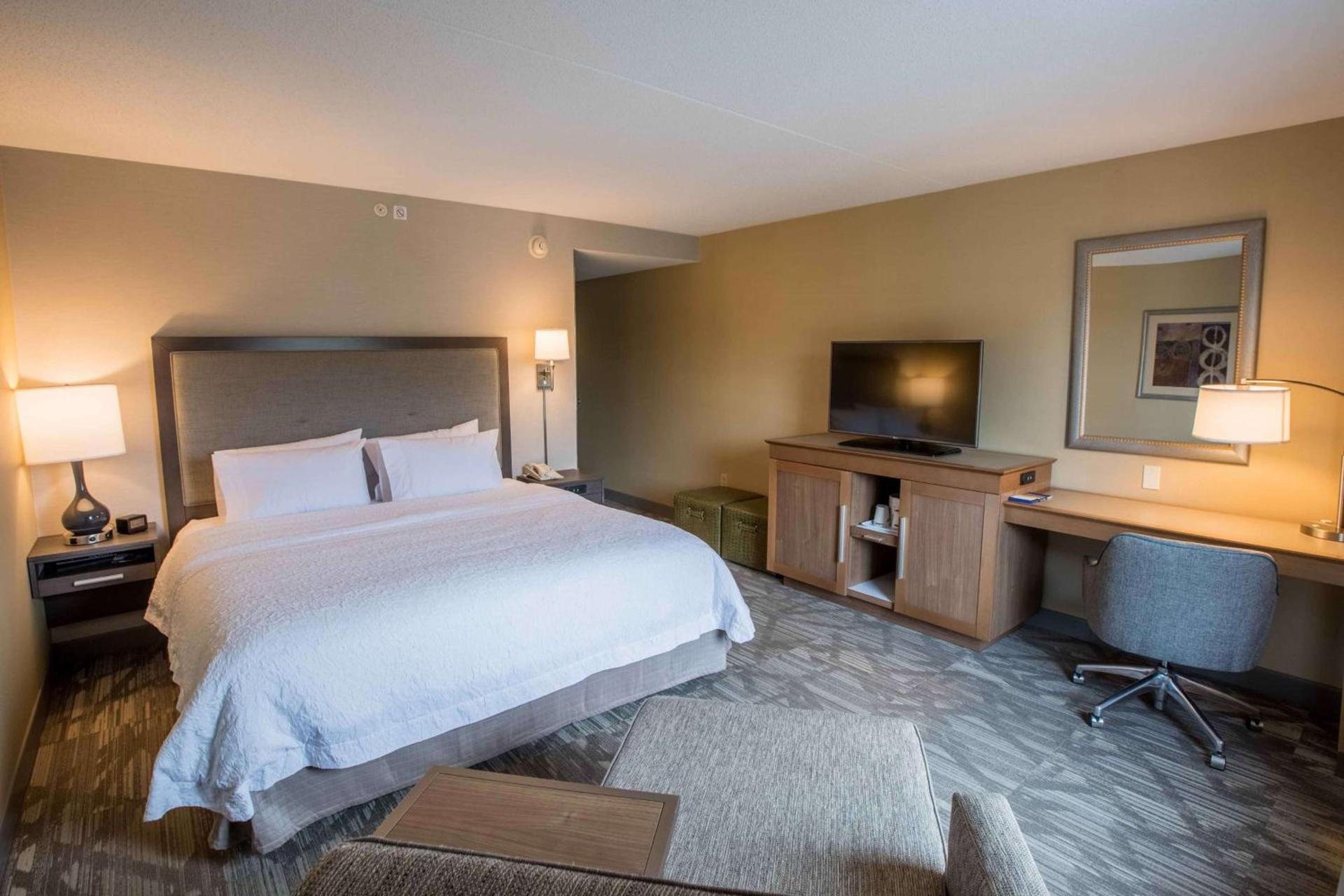 Hampton Inn & Suites Tilton photo 19