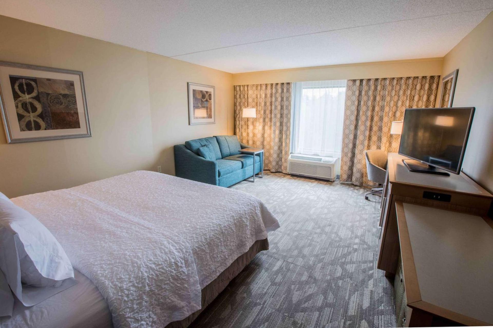 Hampton Inn & Suites Tilton photo 26