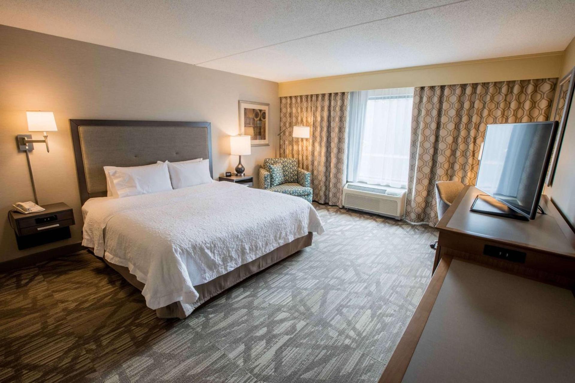 Hampton Inn & Suites Tilton photo 22