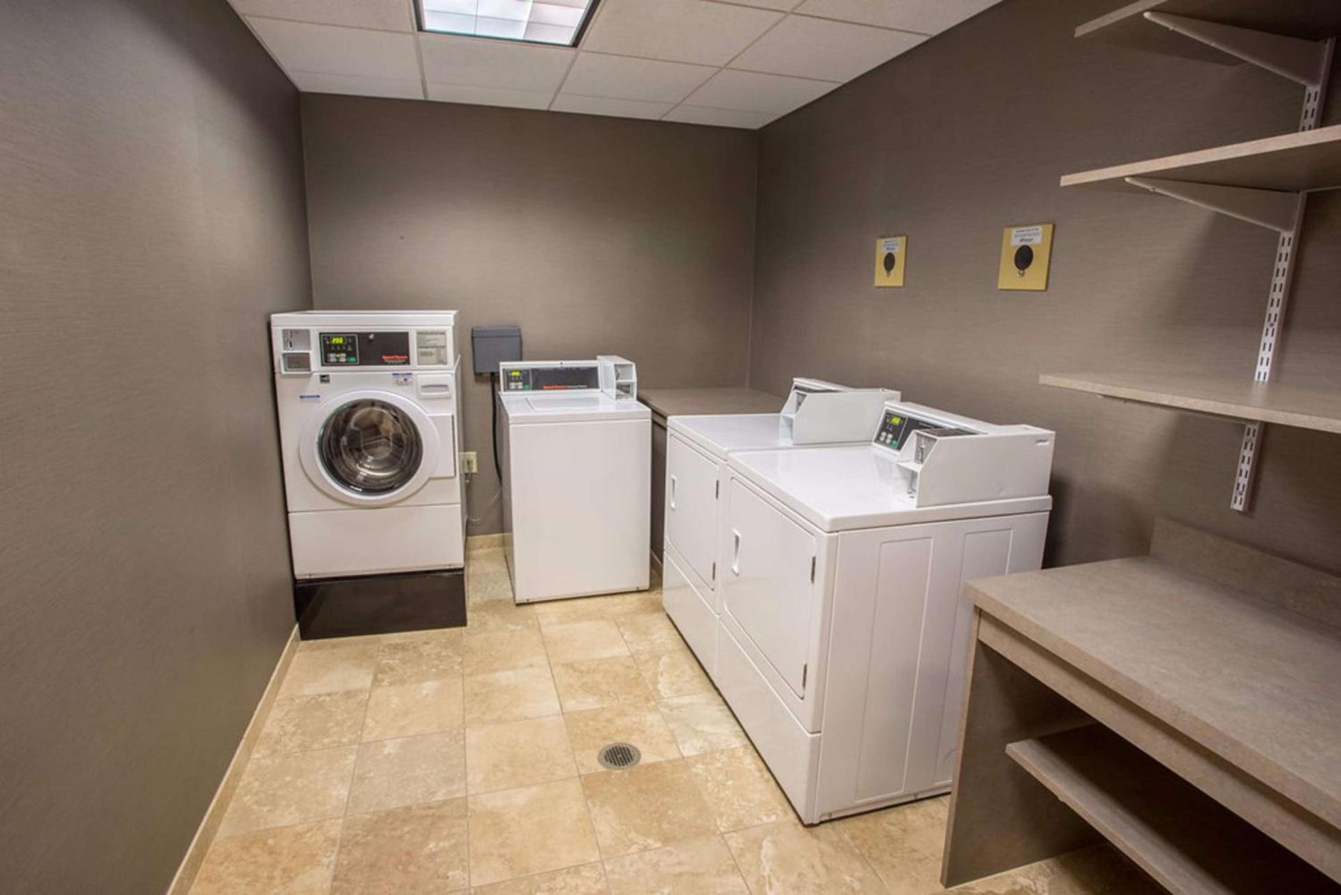 Hampton Inn & Suites Tilton photo 42