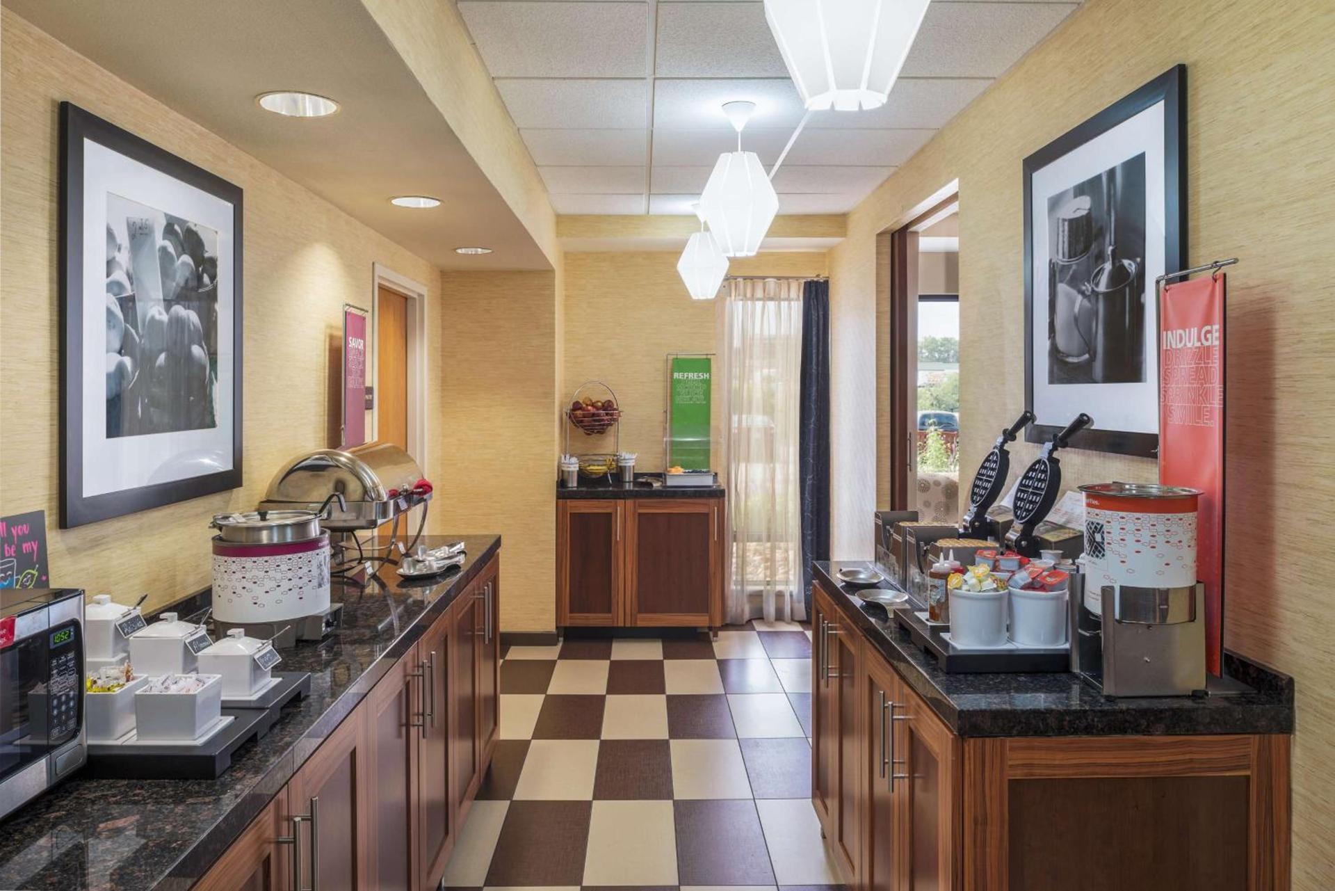 Hampton Inn Columbia photo 9