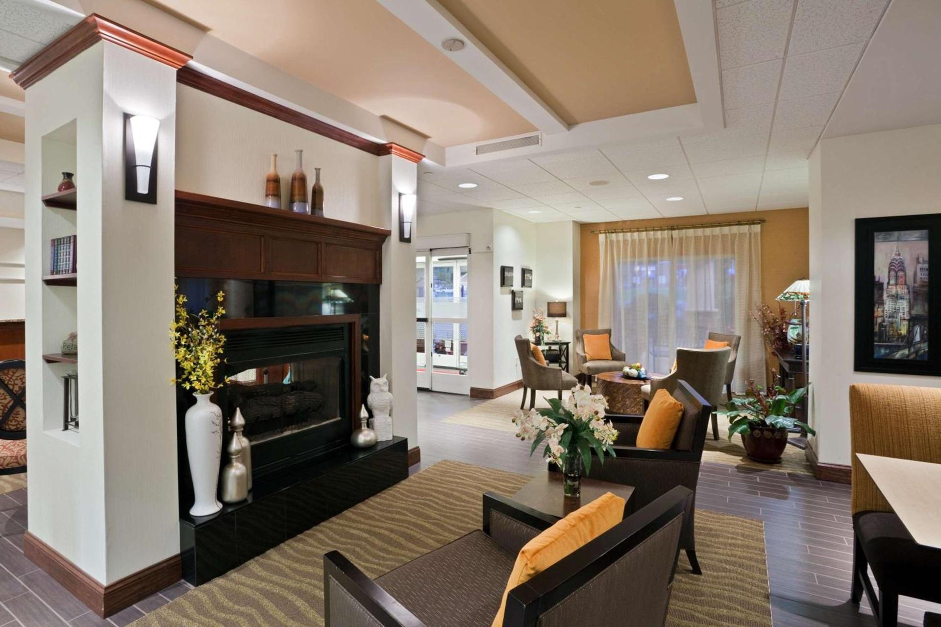 Hampton Inn Clifton Park photo 12