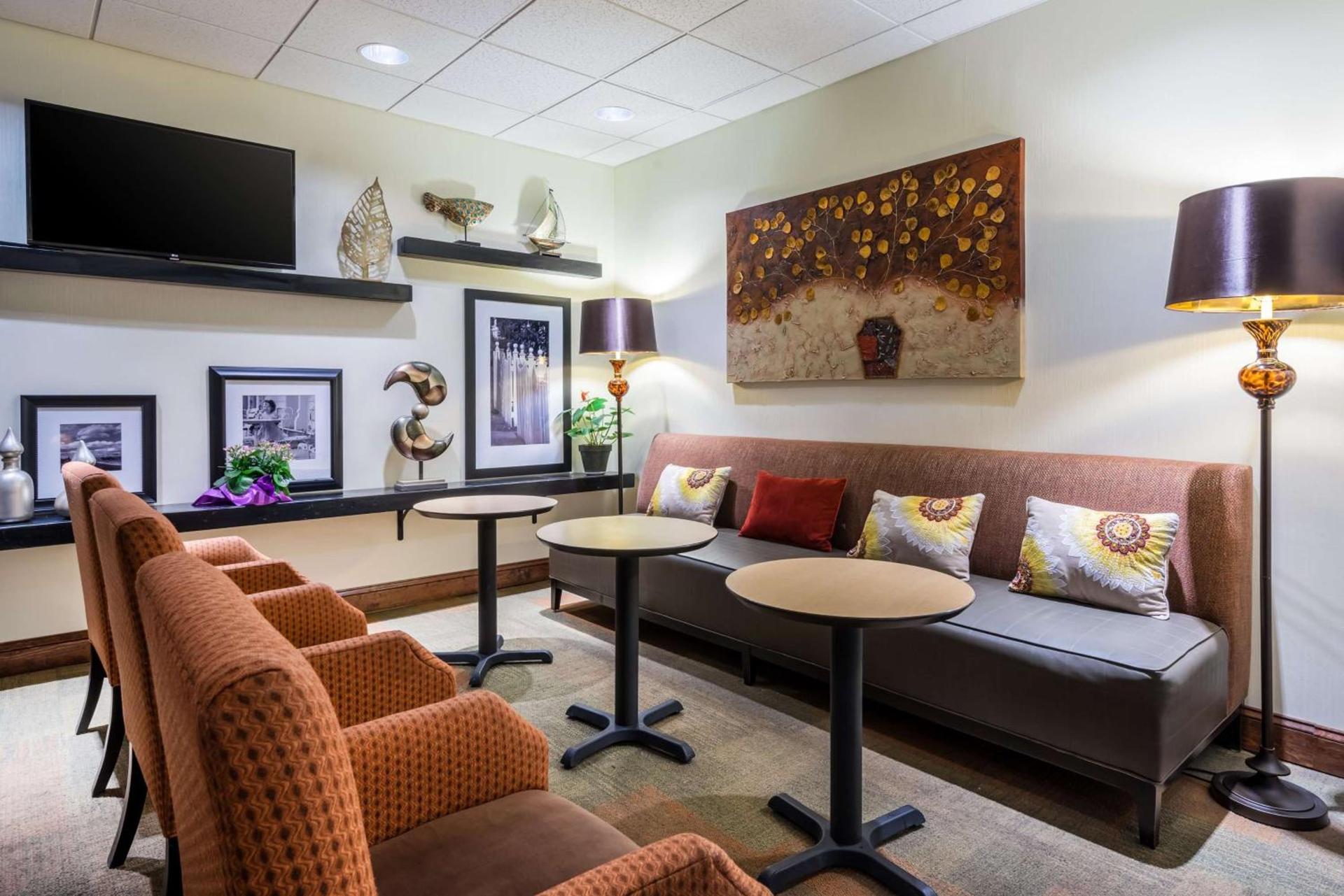 Hampton Inn Clifton Park photo 14