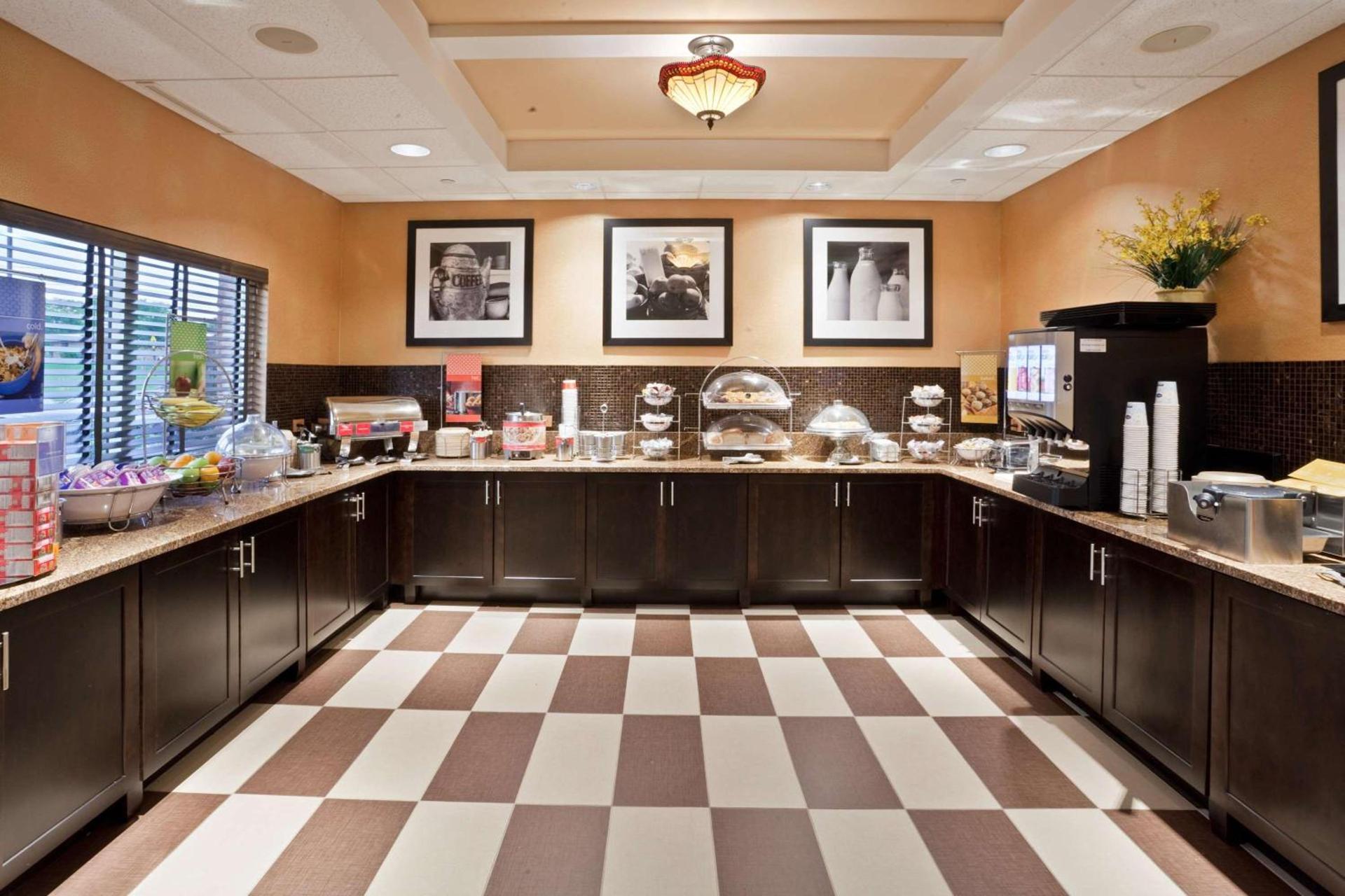 Hampton Inn Clifton Park photo 19