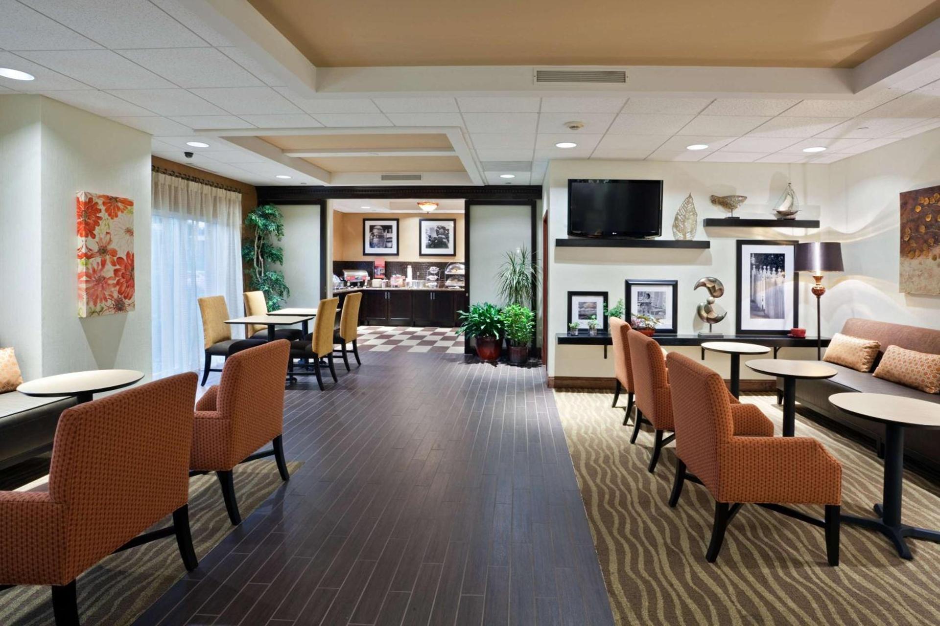 Hampton Inn Clifton Park photo 20