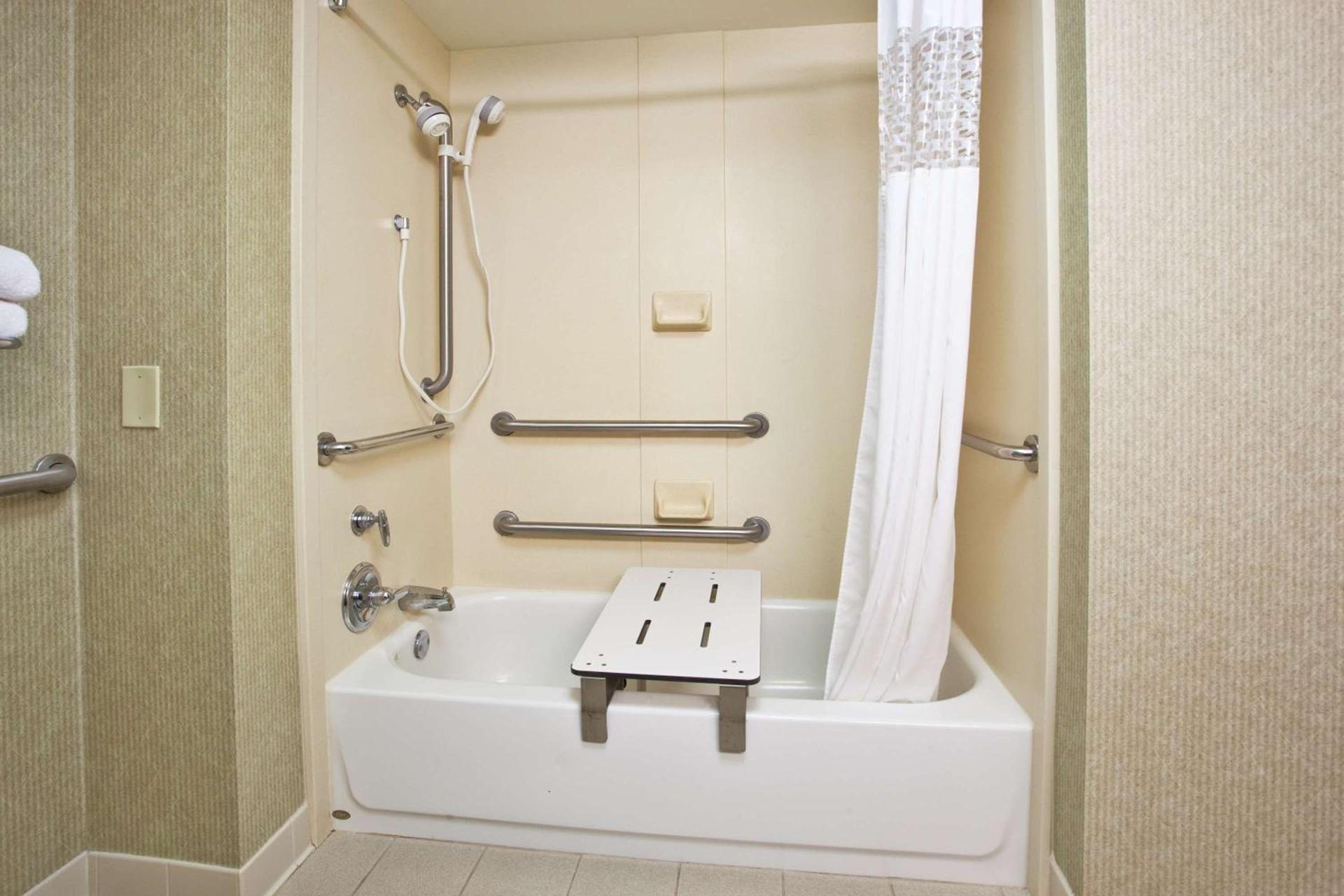 Hampton Inn Clifton Park photo 29