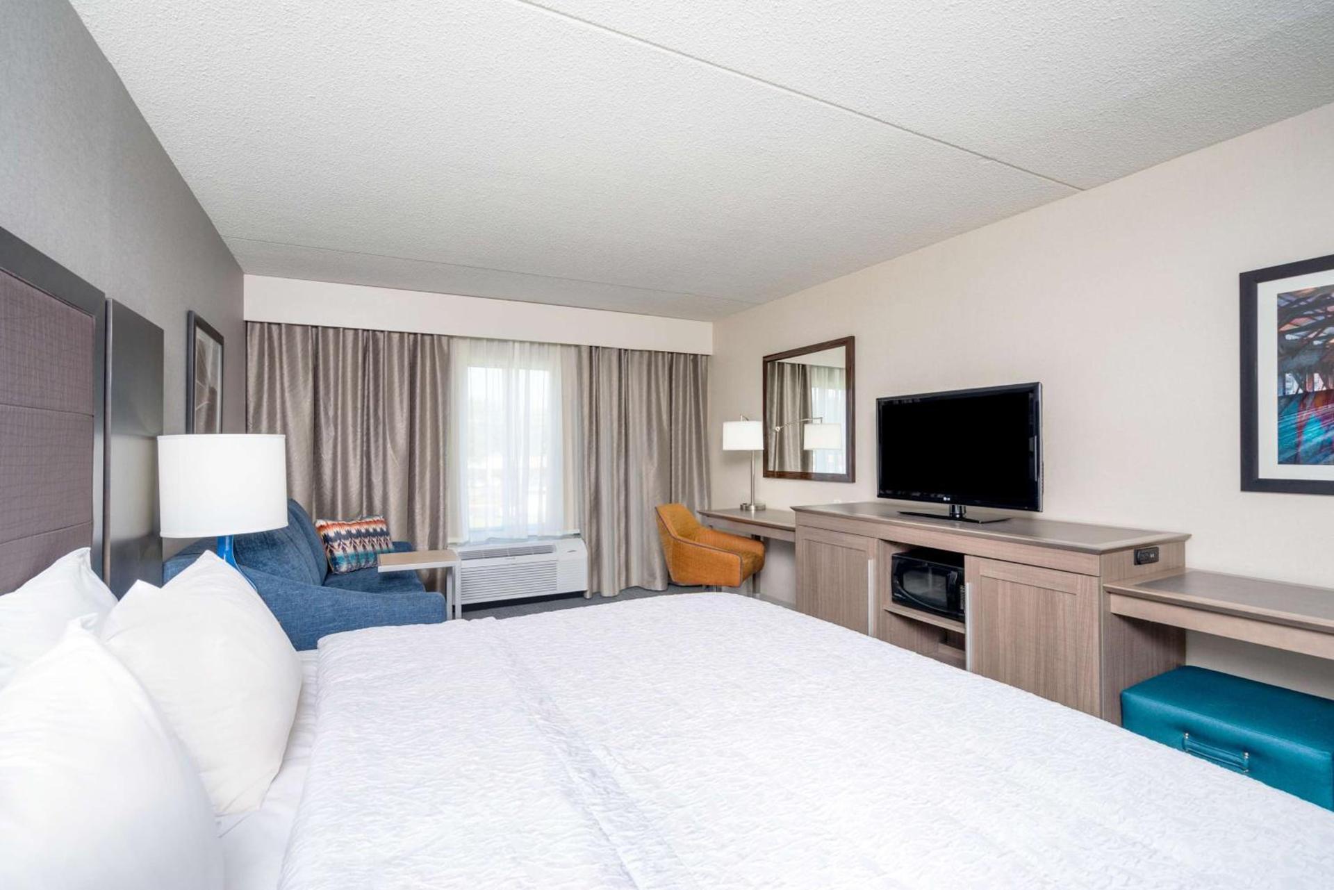 Hampton Inn Clifton Park photo 36