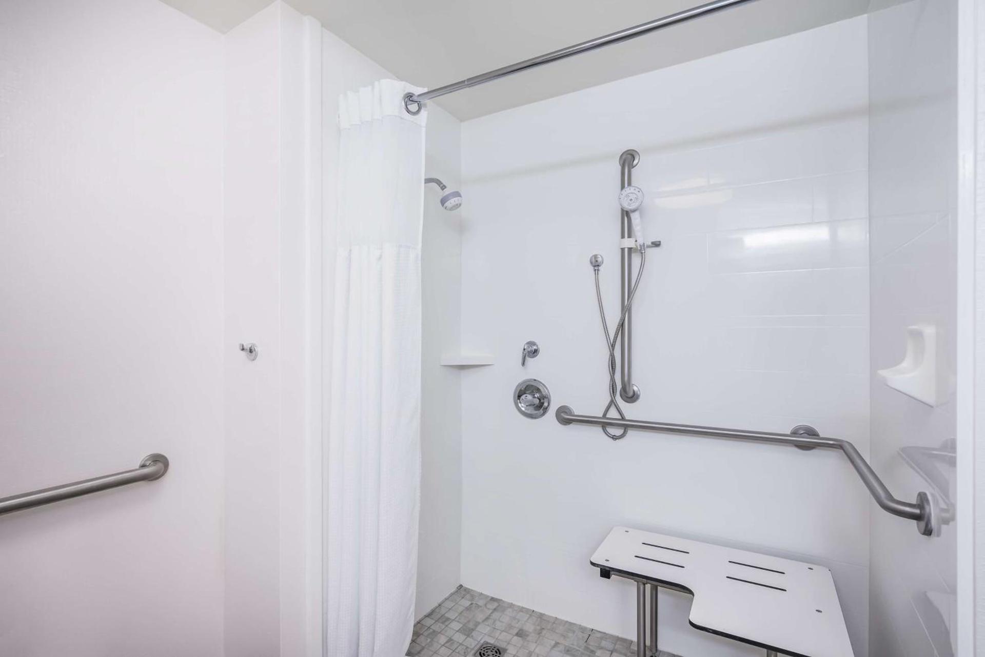 Hampton Inn Clifton Park photo 40
