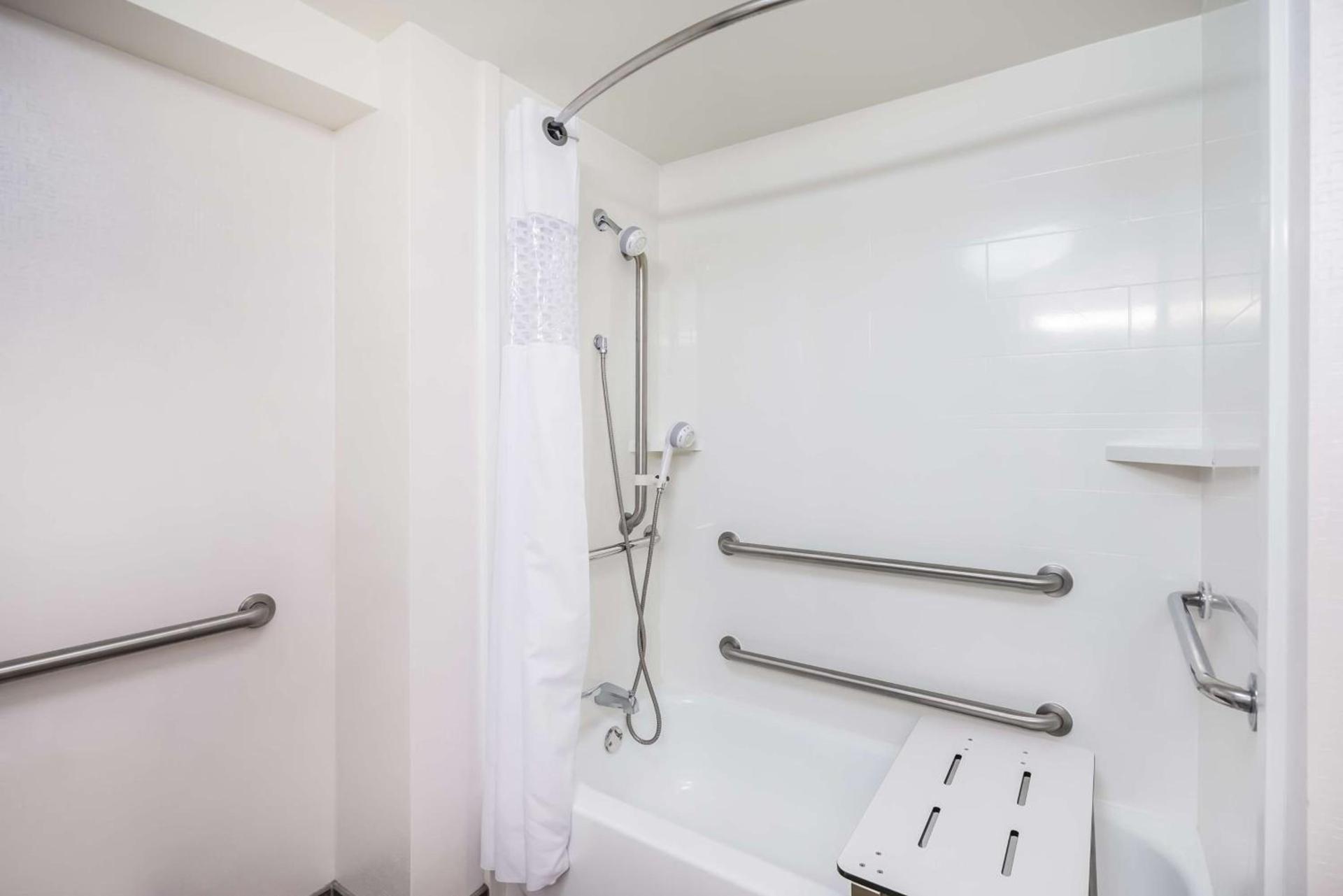 Hampton Inn Clifton Park photo 42