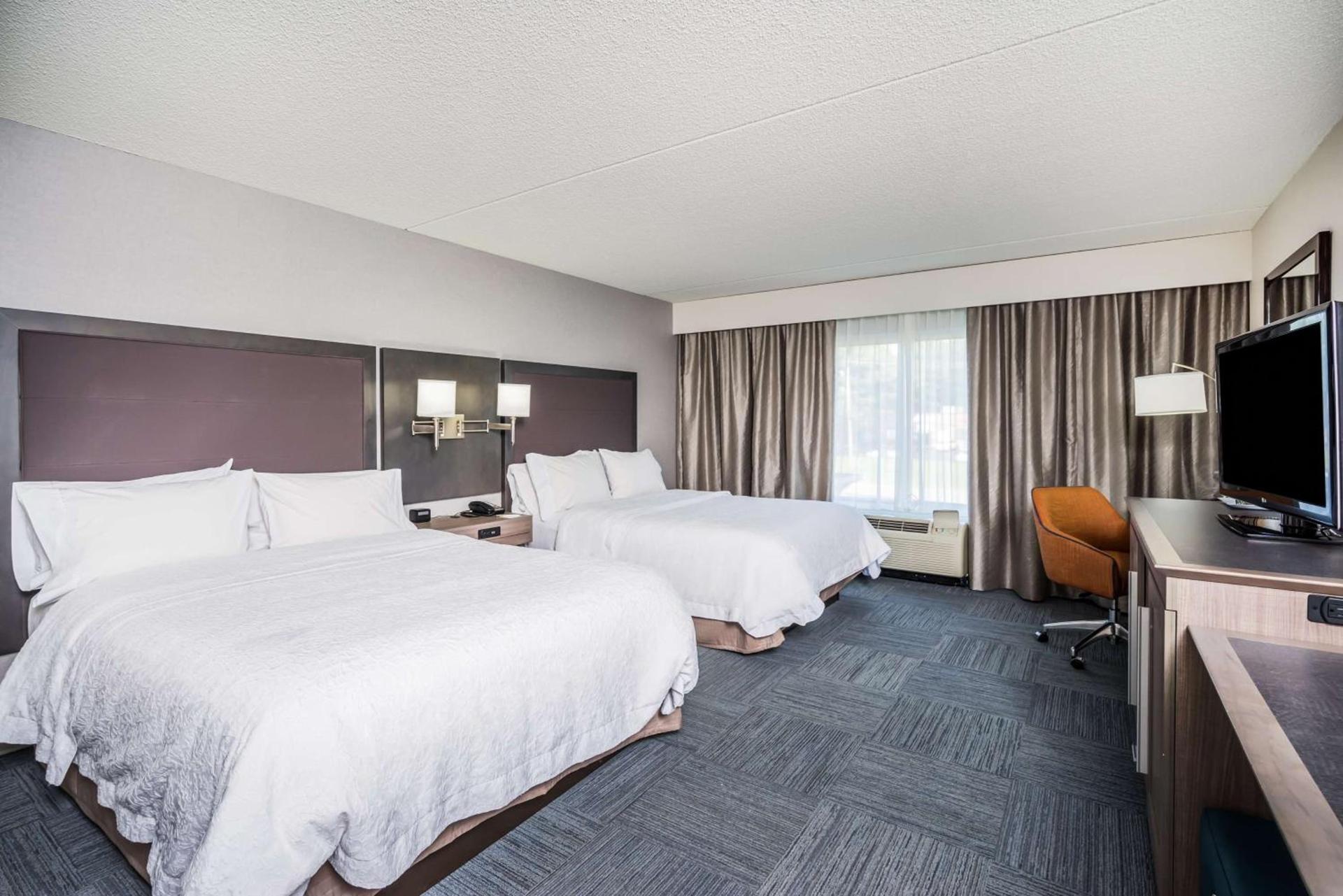 Hampton Inn Clifton Park photo 37