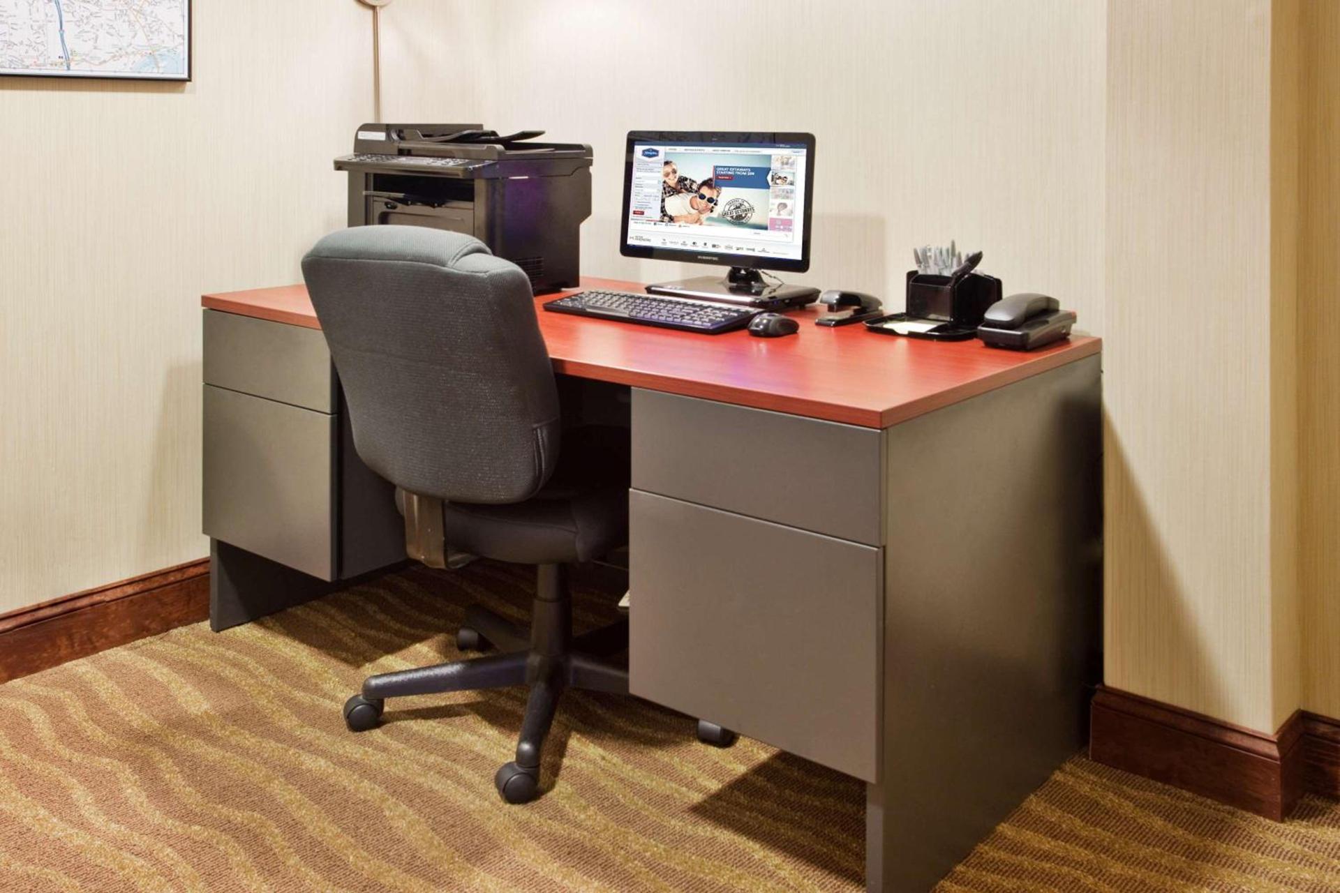 Hampton Inn Clifton Park photo 47