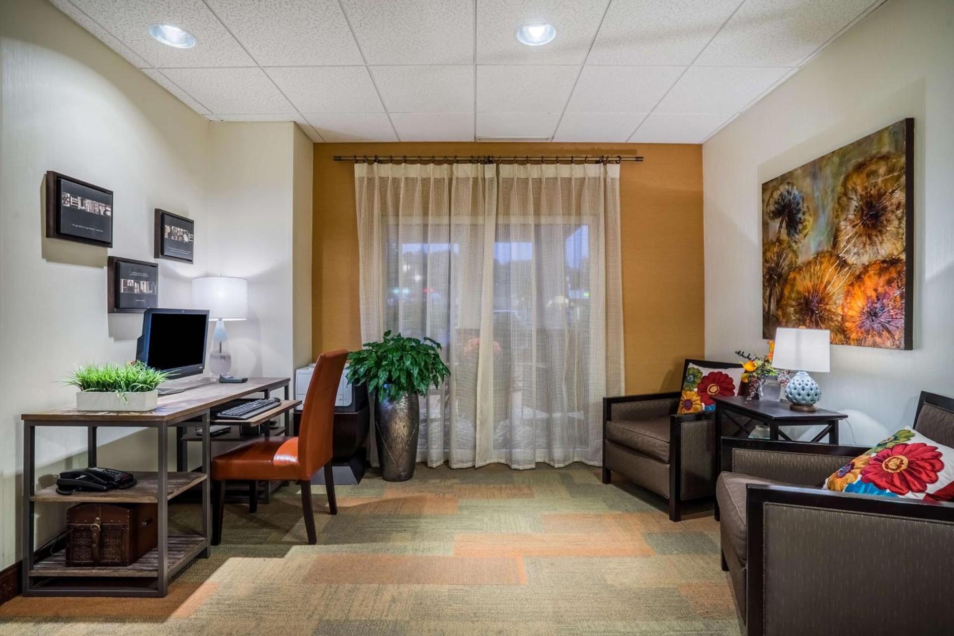 Hampton Inn Clifton Park photo 48