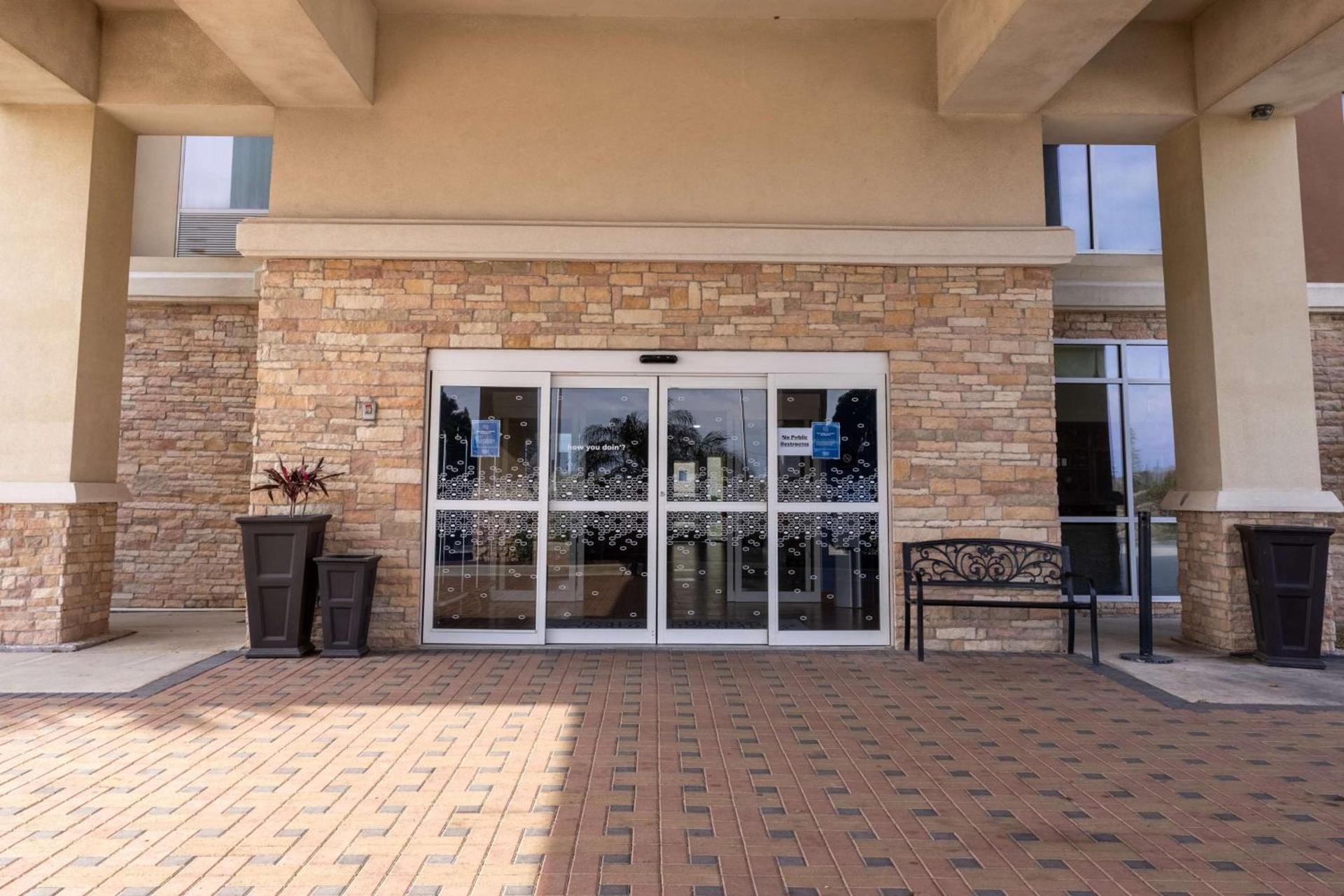 Hampton Inn Alice photo 8