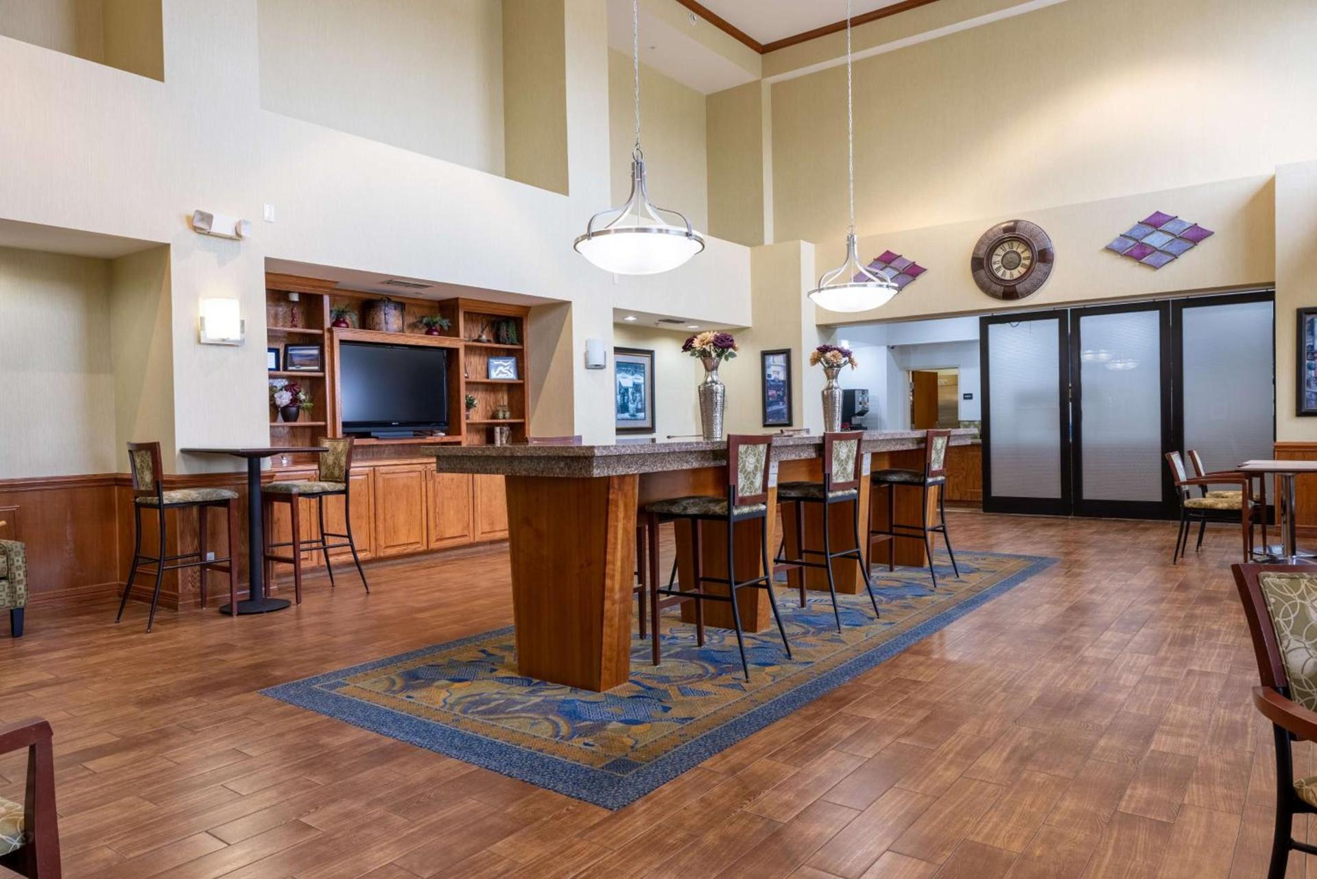 Hampton Inn Alice photo 11