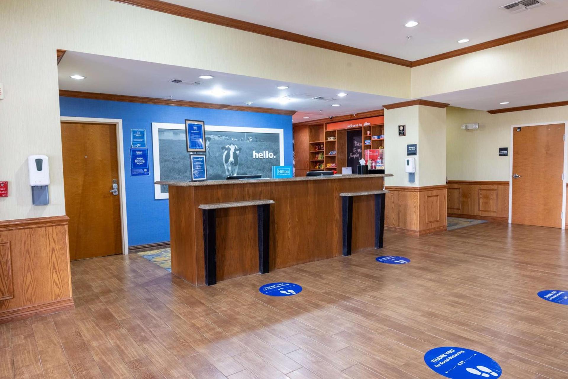 Hampton Inn Alice photo 13