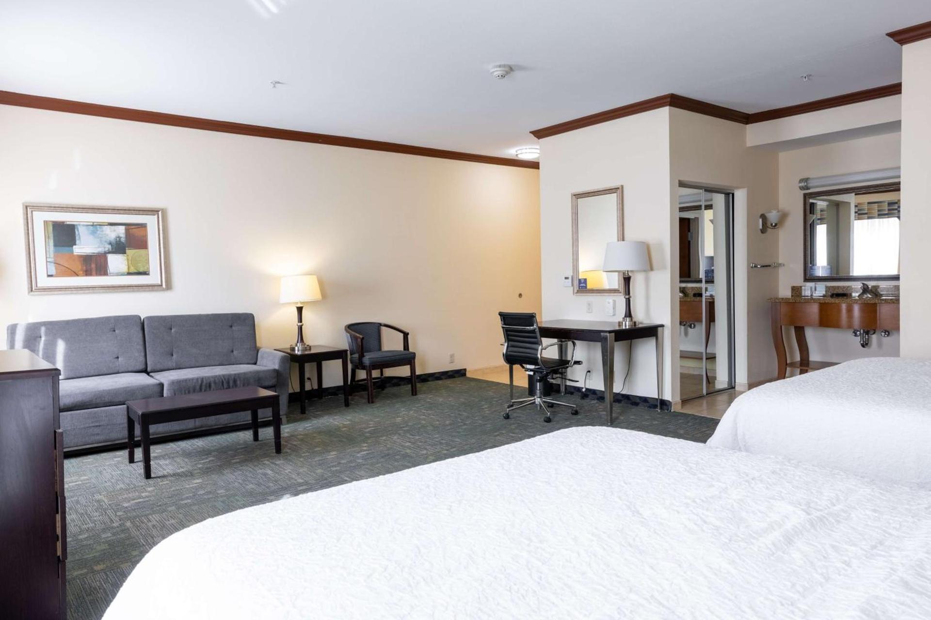Hampton Inn Alice photo 21