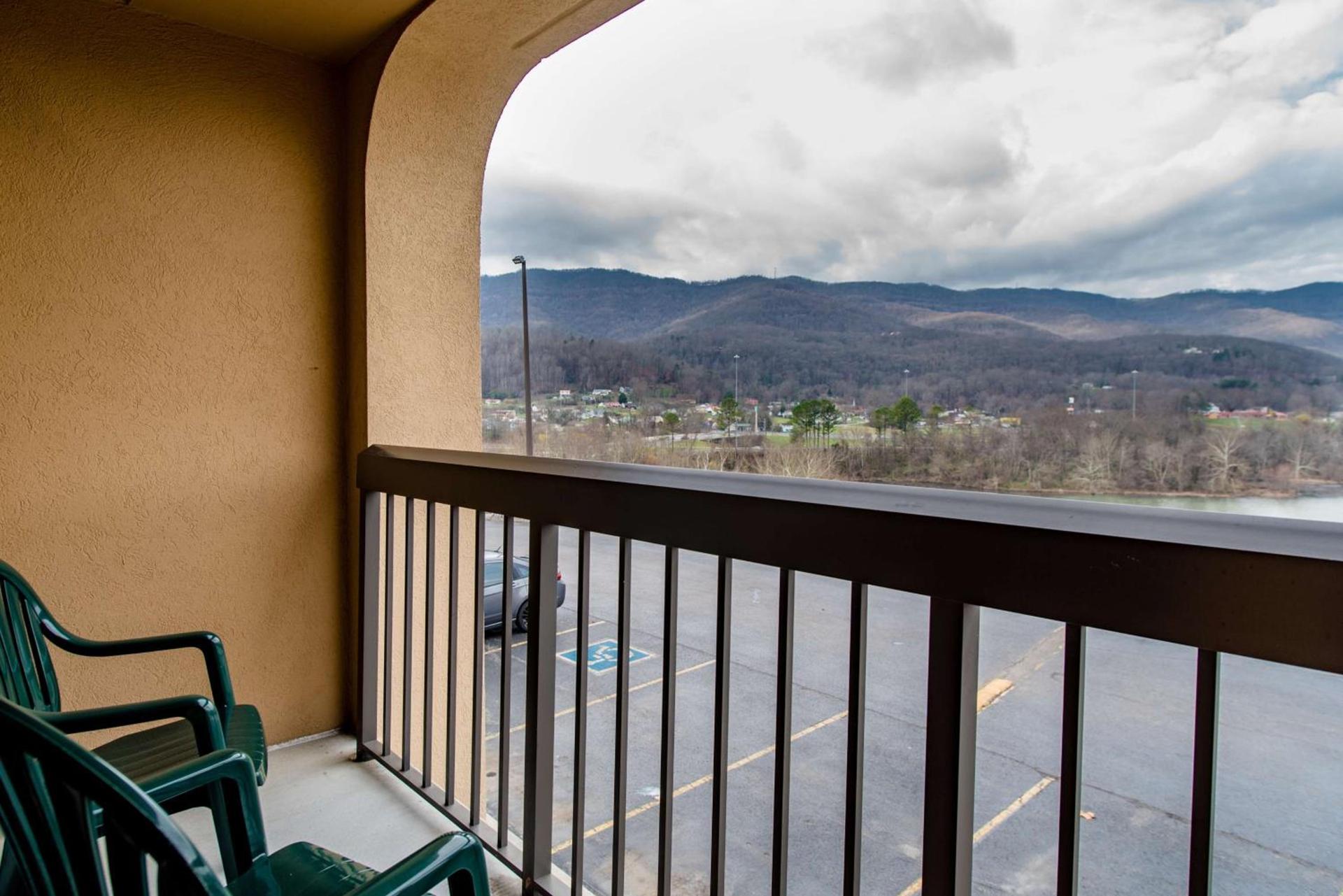 Hampton Inn Caryville-I-75/Cove Lake-State Park photo 71