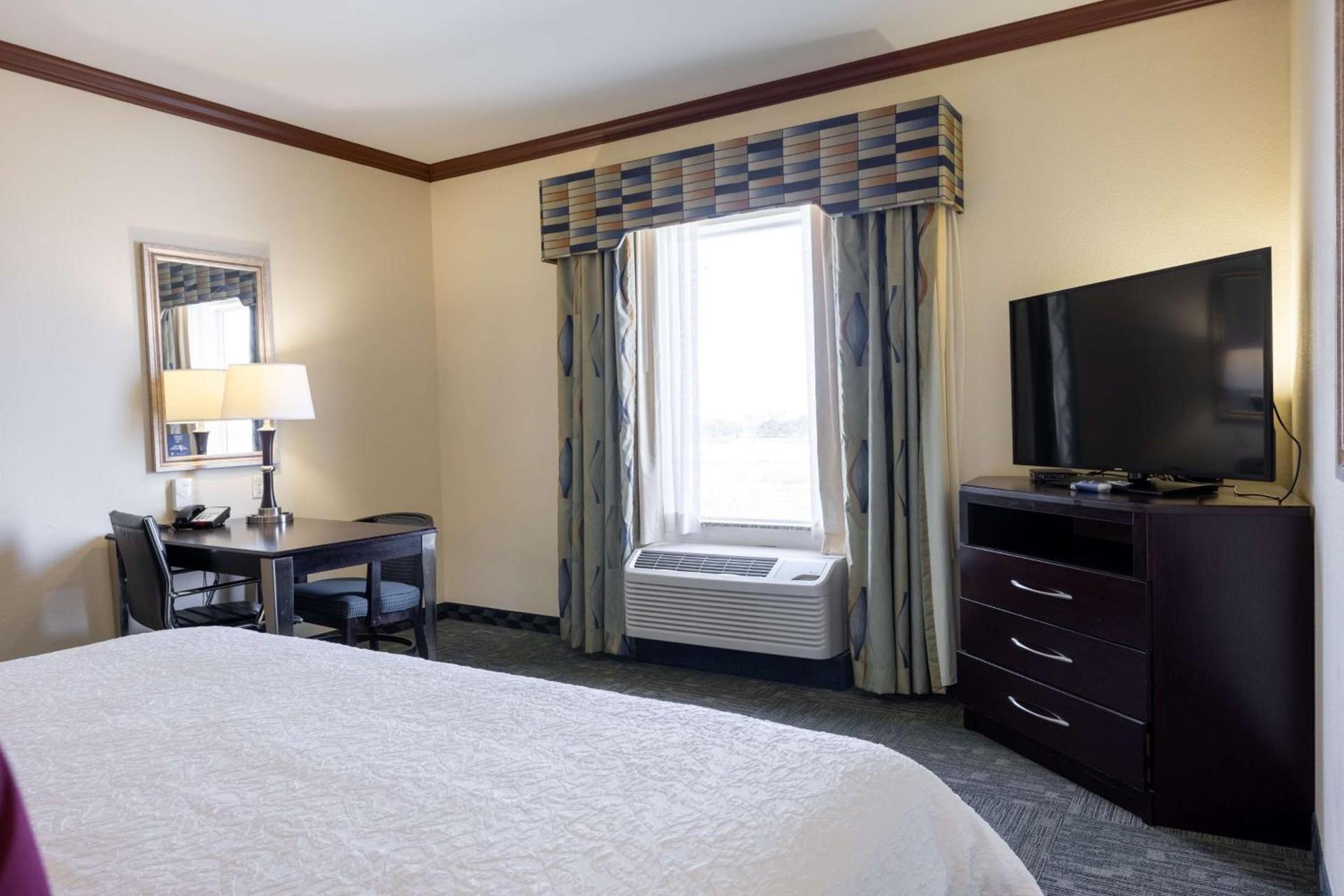 Hampton Inn Alice photo 24