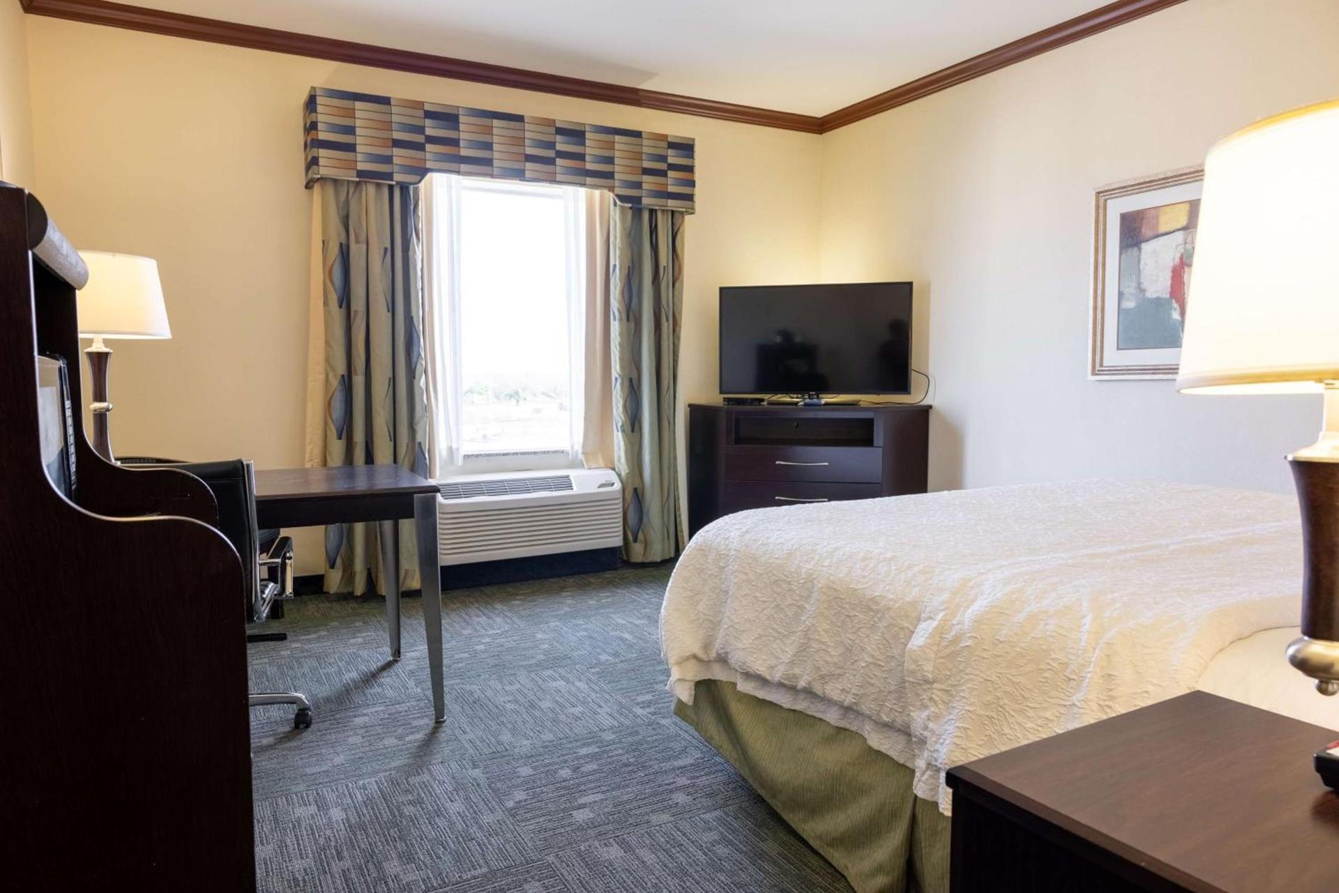 Hampton Inn Alice photo 27