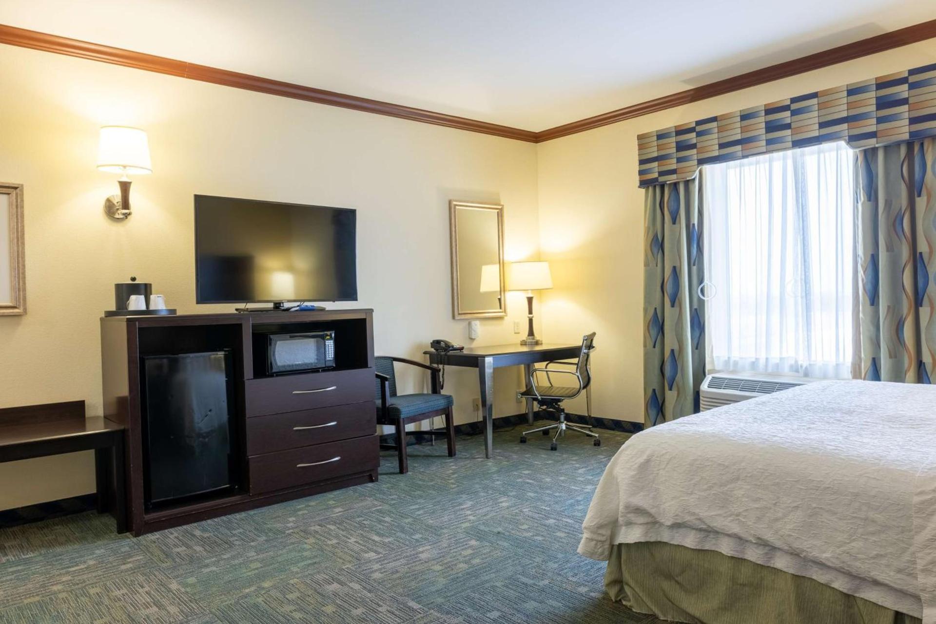 Hampton Inn Alice photo 32