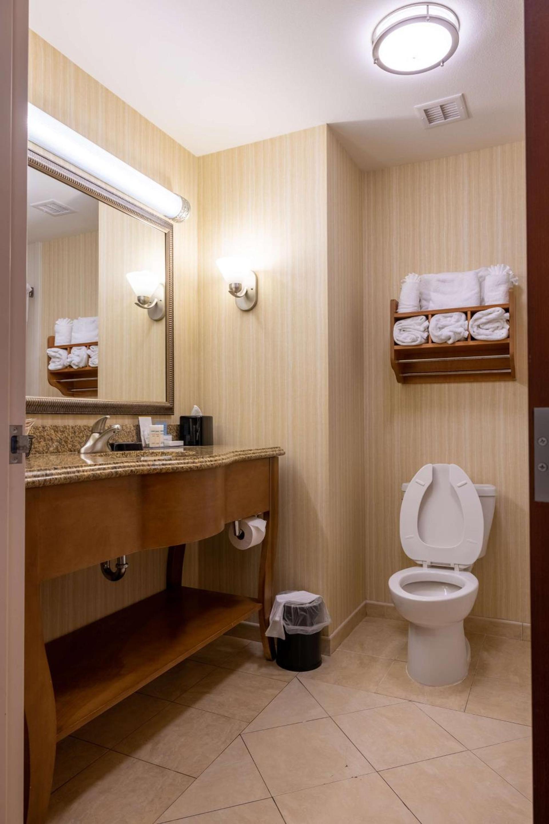 Hampton Inn Alice photo 35