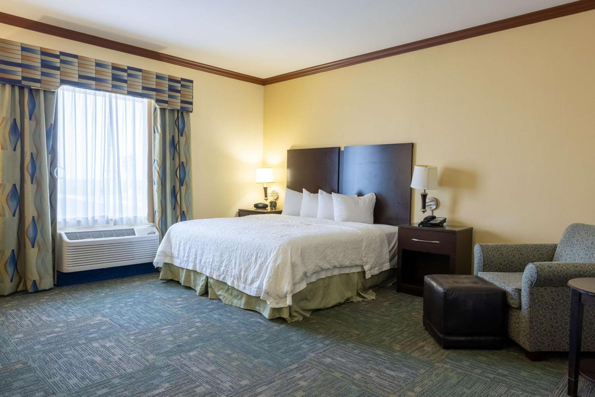 Hampton Inn Alice photo 33