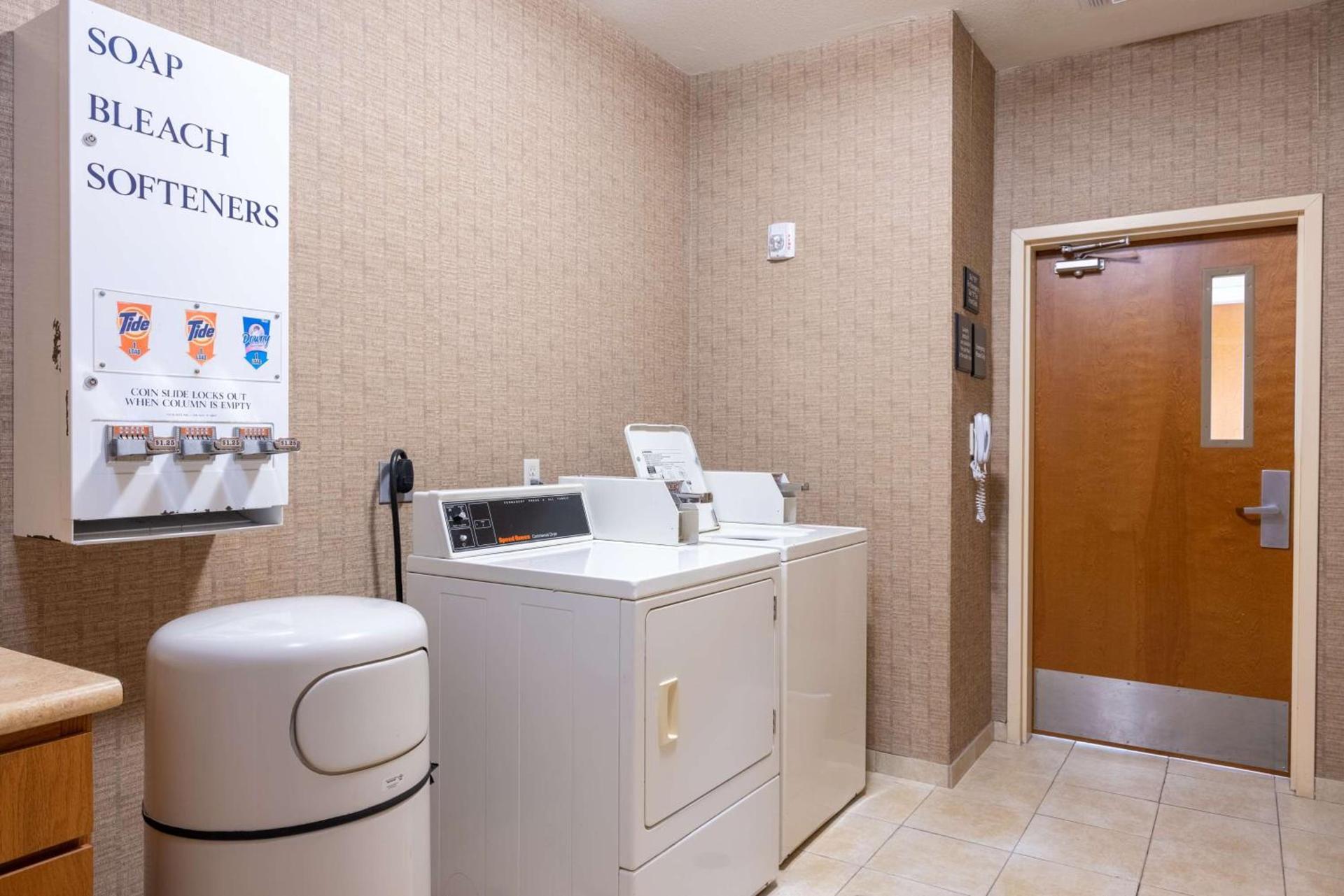 Hampton Inn Alice photo 49
