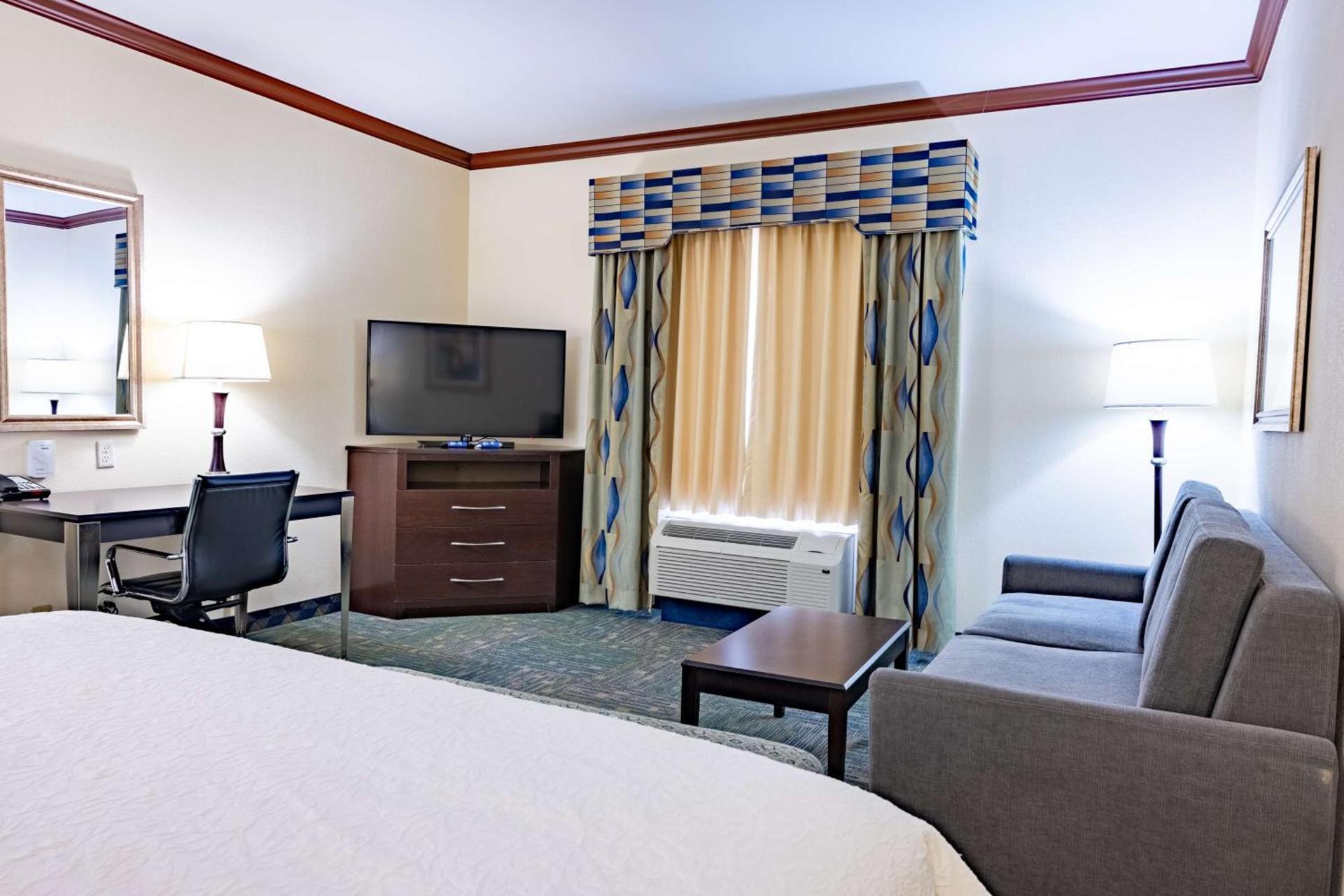 Hampton Inn Alice photo 48