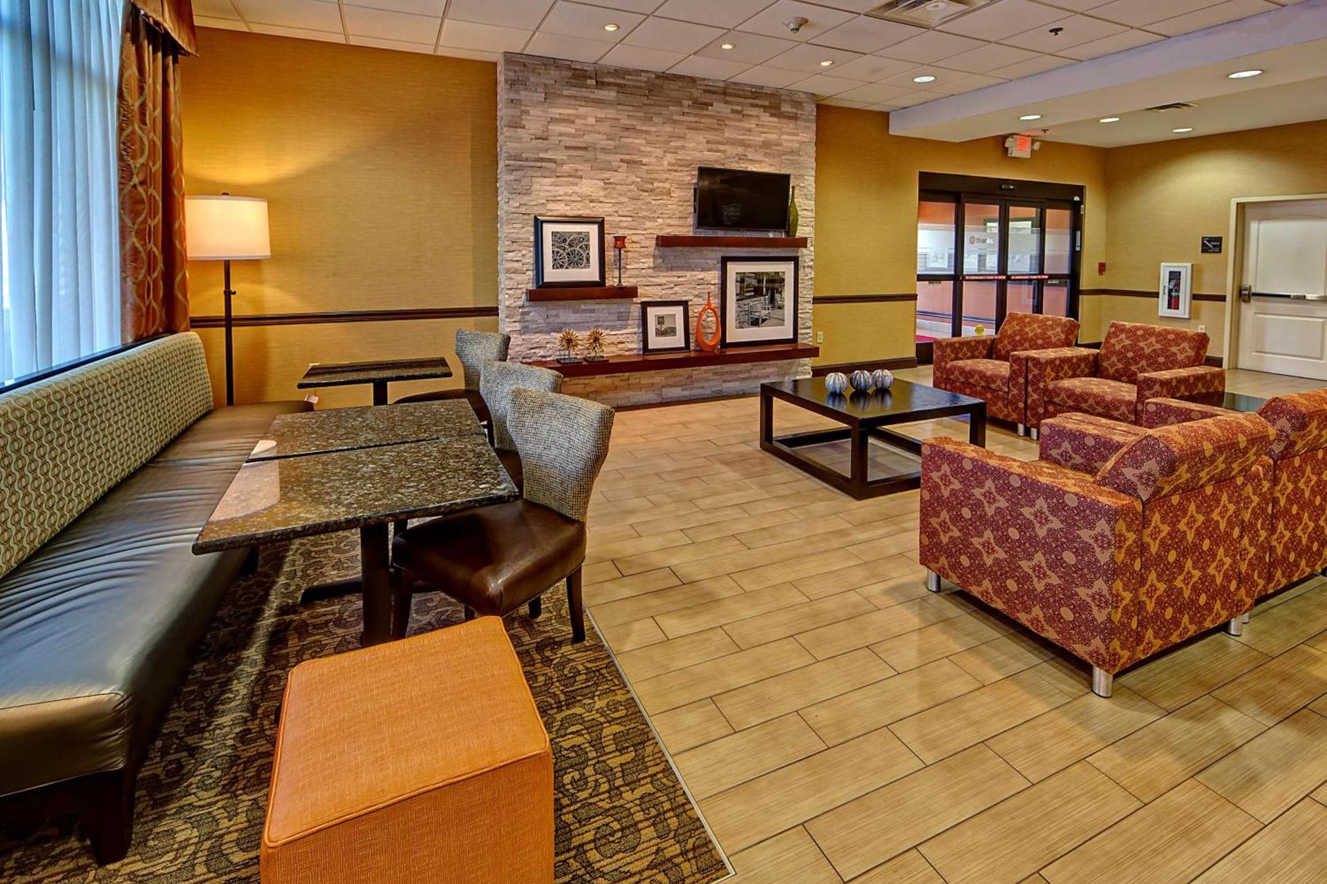 Hampton Inn Crossville photo 2