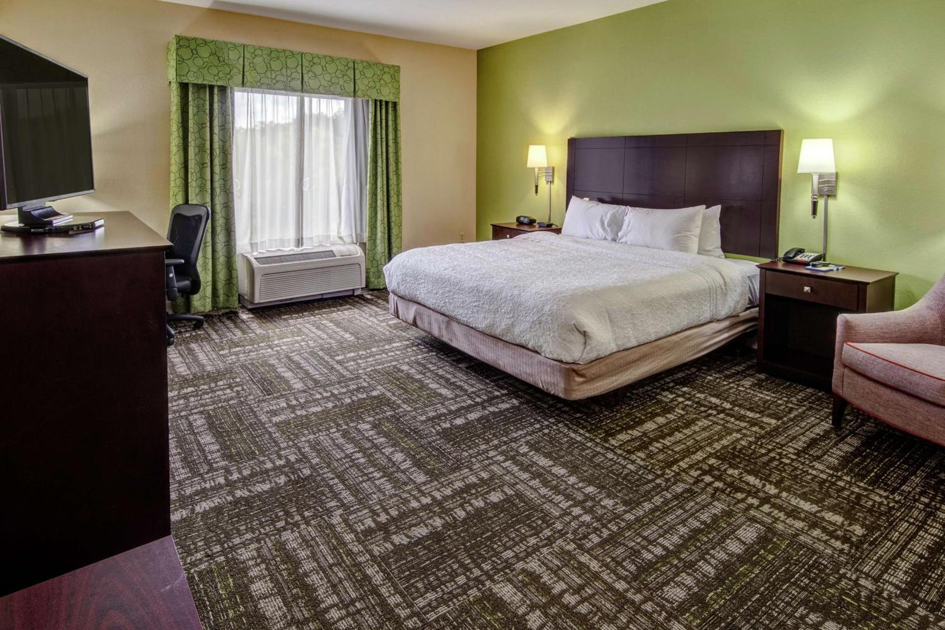 Hampton Inn Crossville photo 12