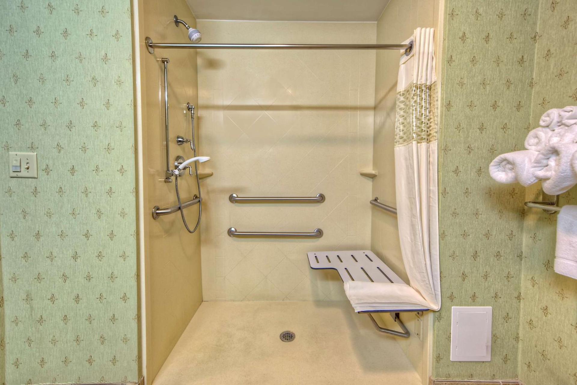 Hampton Inn Crossville photo 19