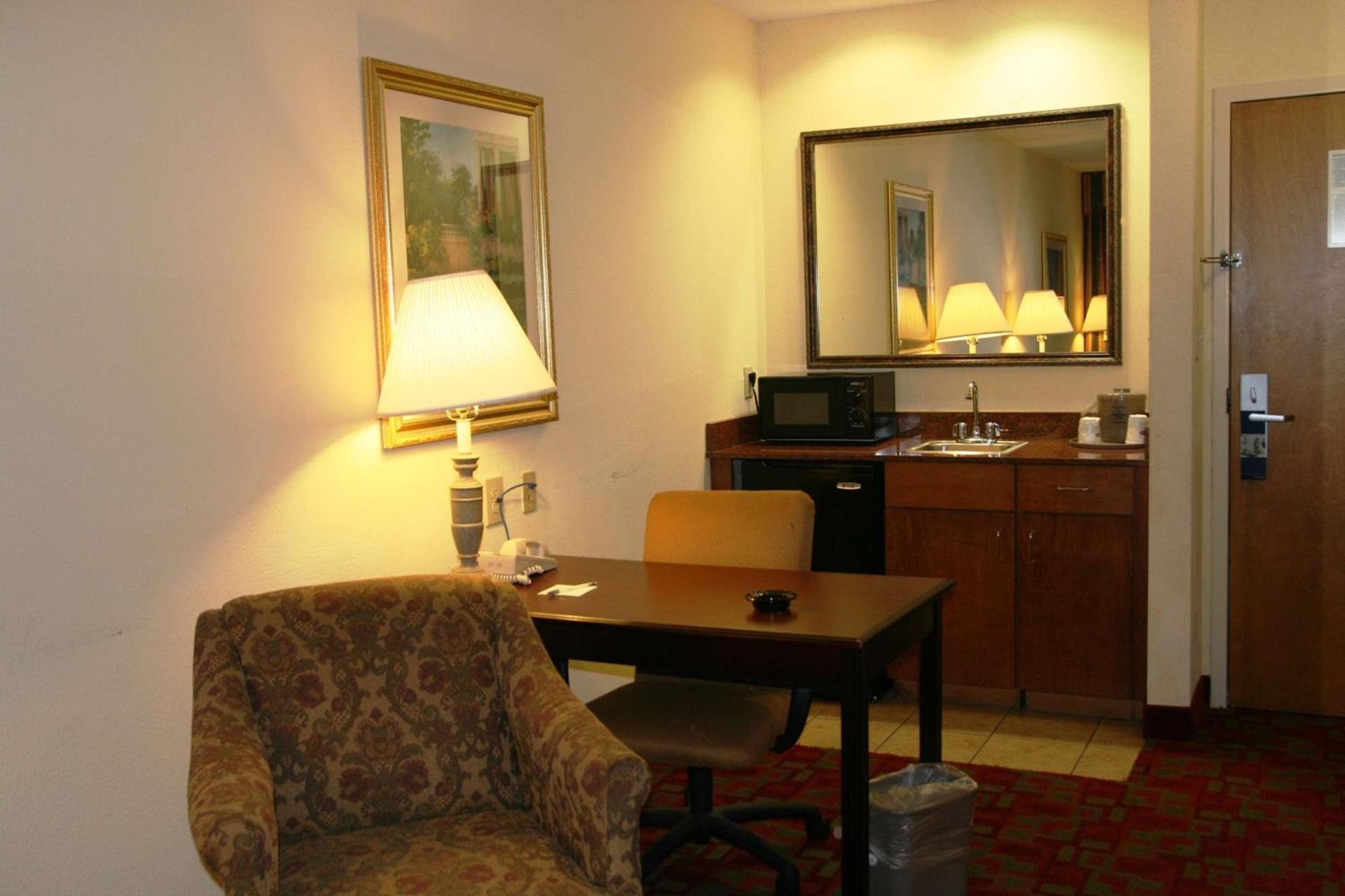 Hampton Inn Canton photo 23