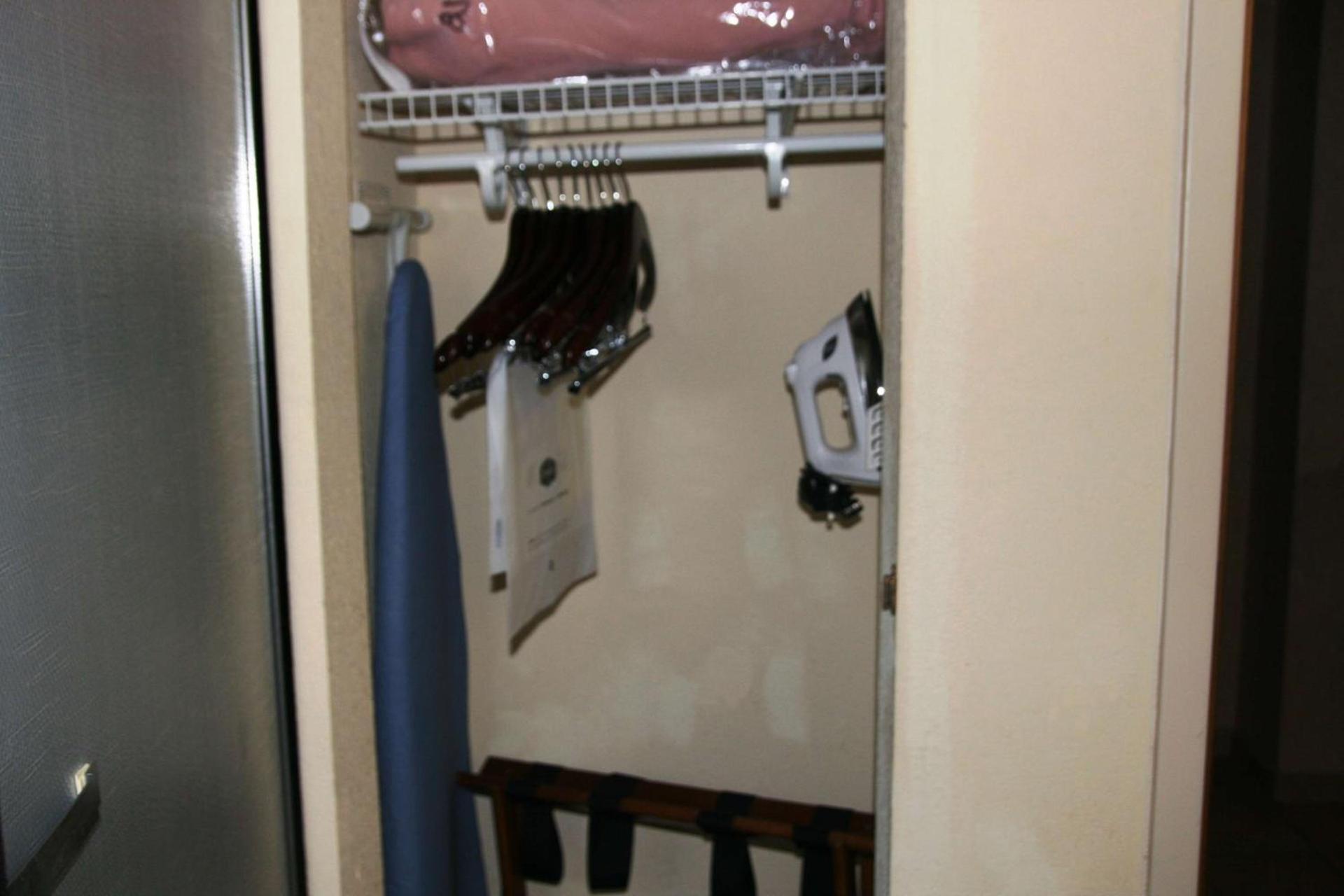Hampton Inn Canton photo 37