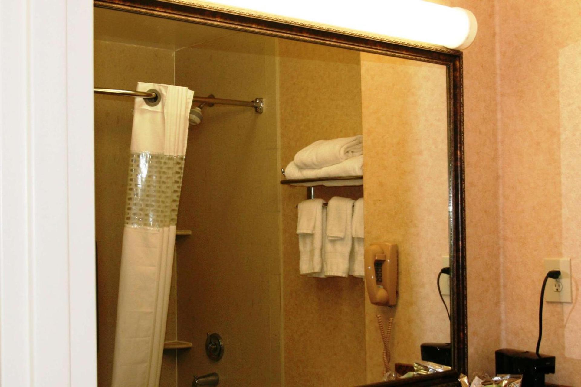 Hampton Inn Canton photo 38