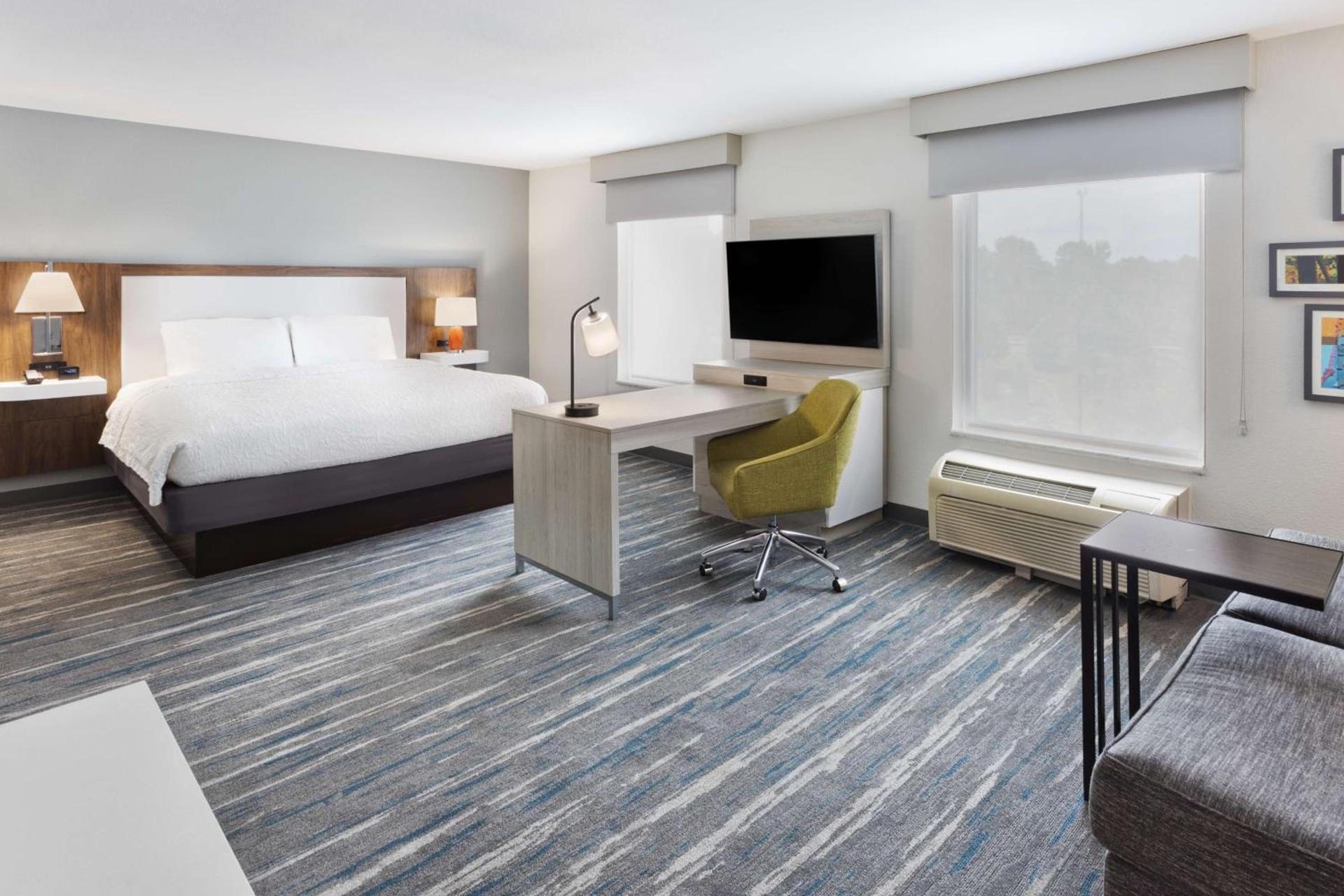 Hampton Inn & Suites Phenix City- Columbus Area photo 27