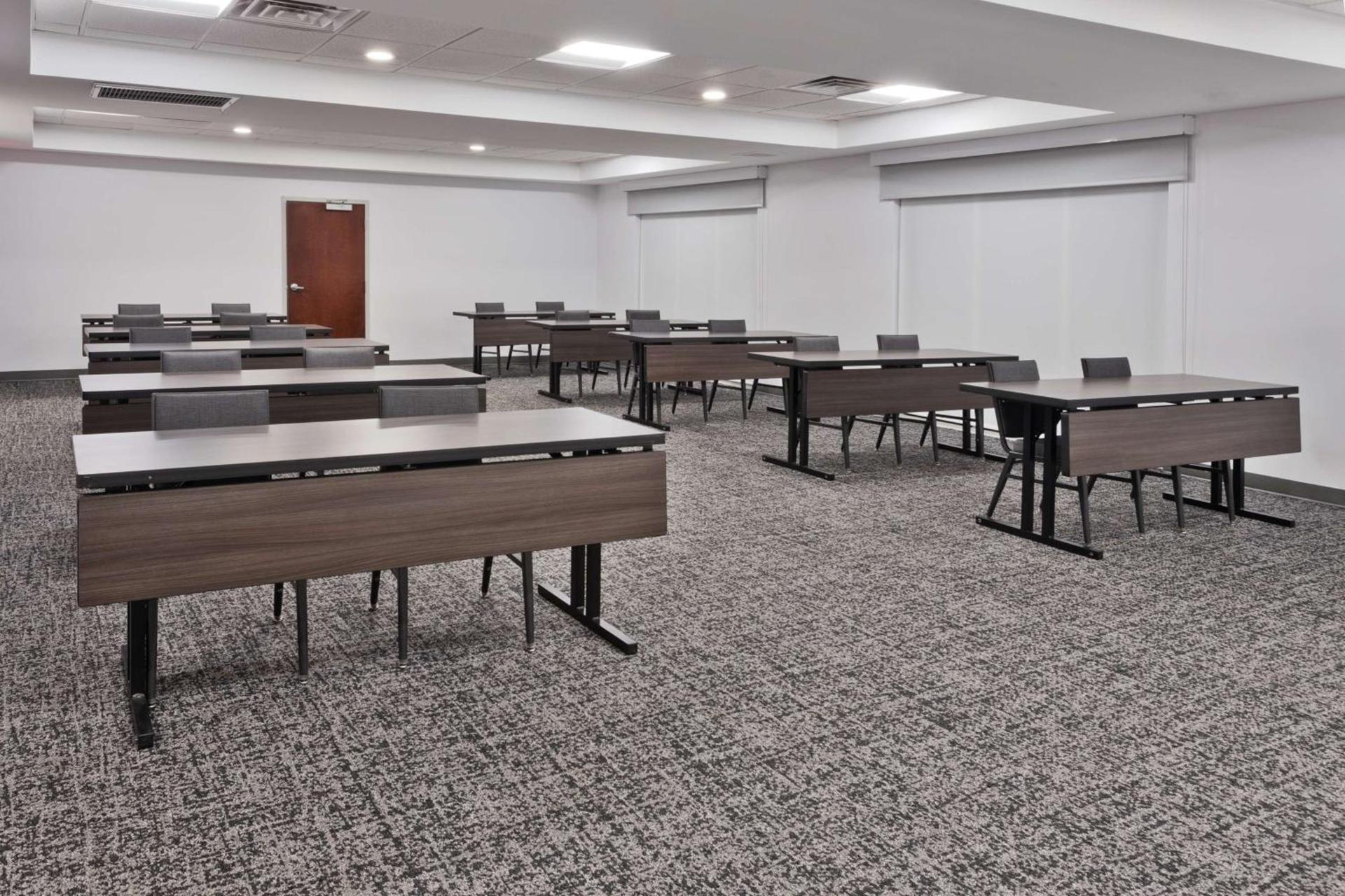 Hampton Inn & Suites Phenix City- Columbus Area photo 36